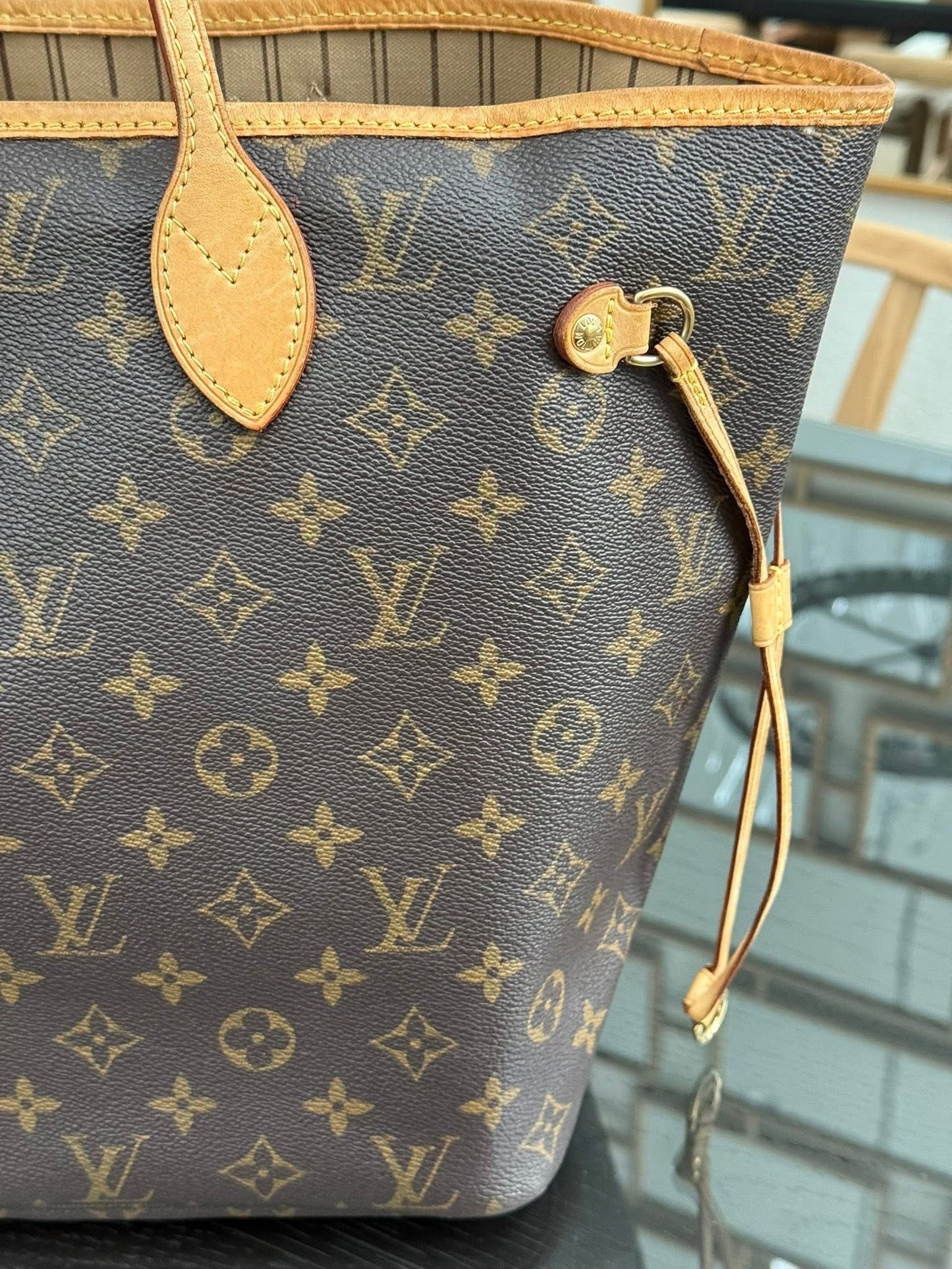 Neverfull MM in Monogram with Dustbag 📅 Year: 2007
