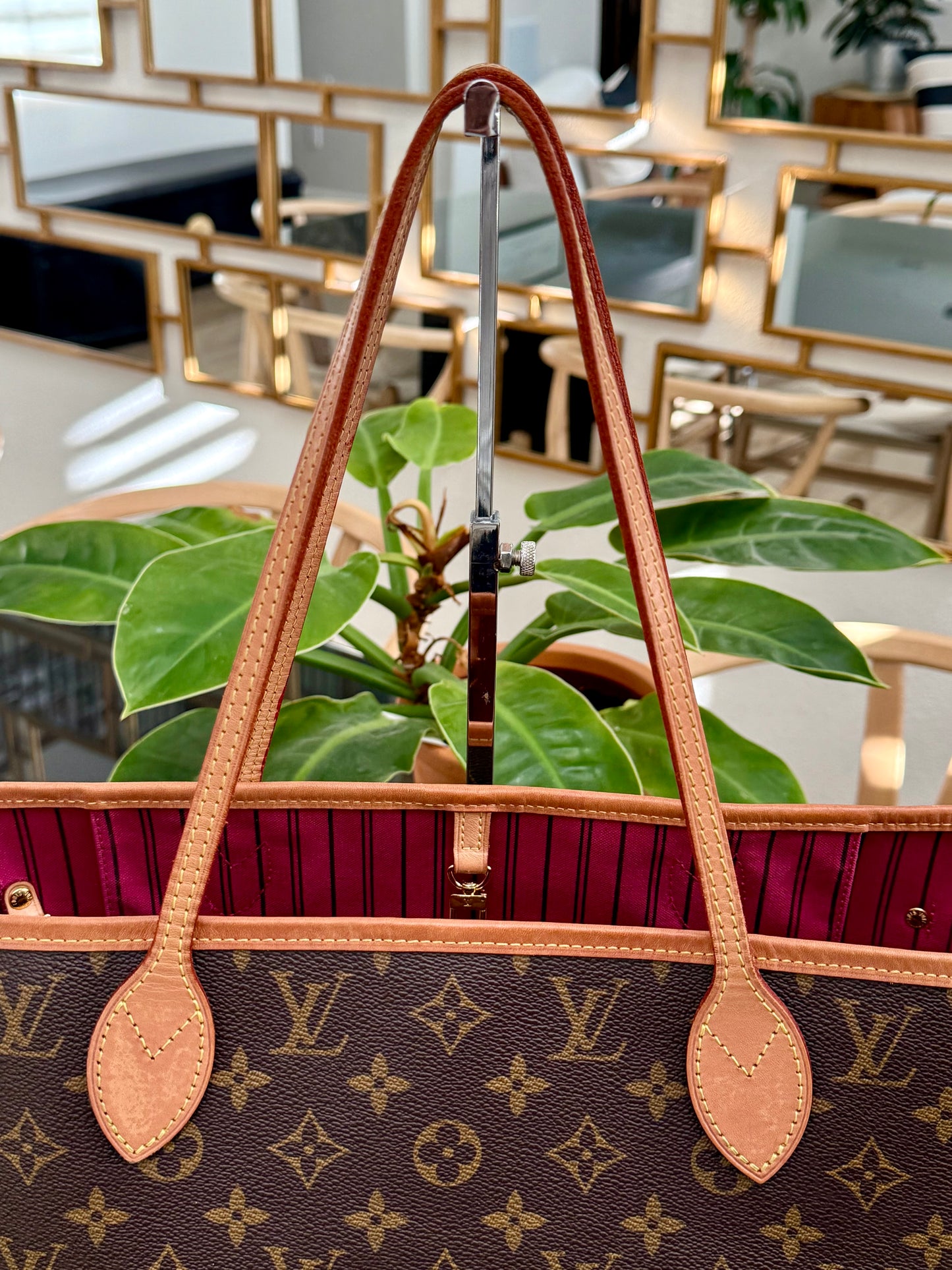 Neverfull MM Monogram in Peony with Dustbag 📅 Year: 2020