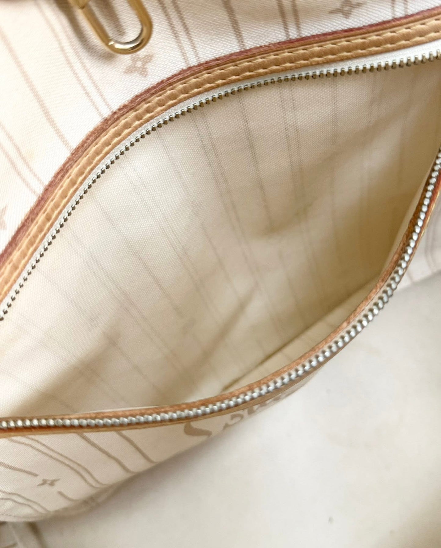 Neverfull MM Azur with Insert Organizer 📅 Year: 2011