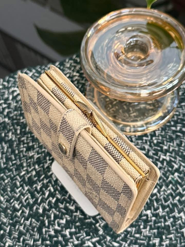 Kisslock Wallet in Azur 🗓️ Year: 2007