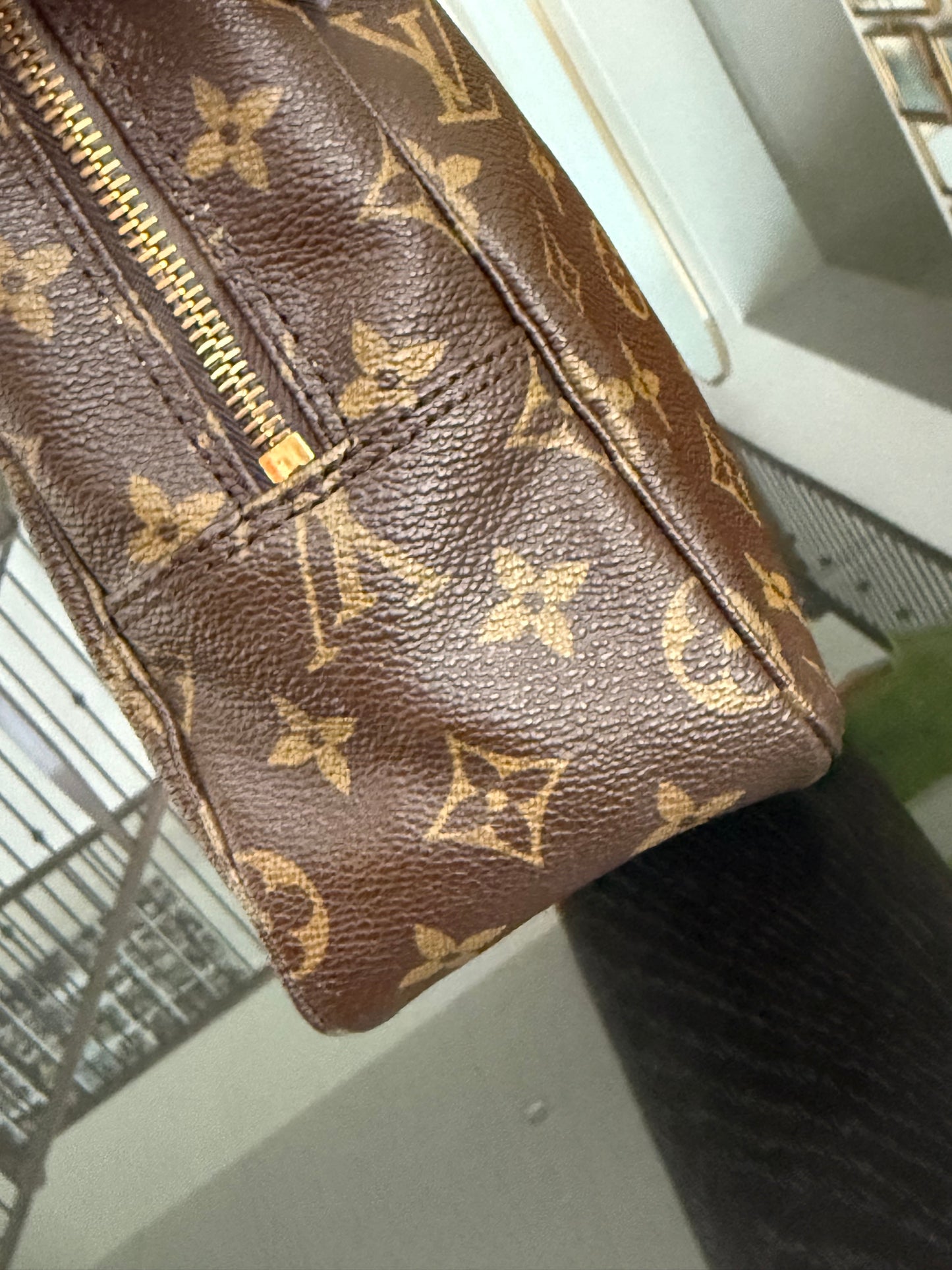 Trousse 28 📅 Year: 1987