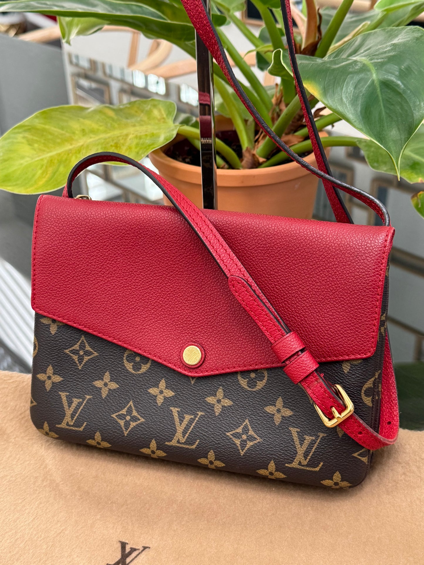 Twice Pochette in Cerise Red with Dustbag -📅 Year: 2015