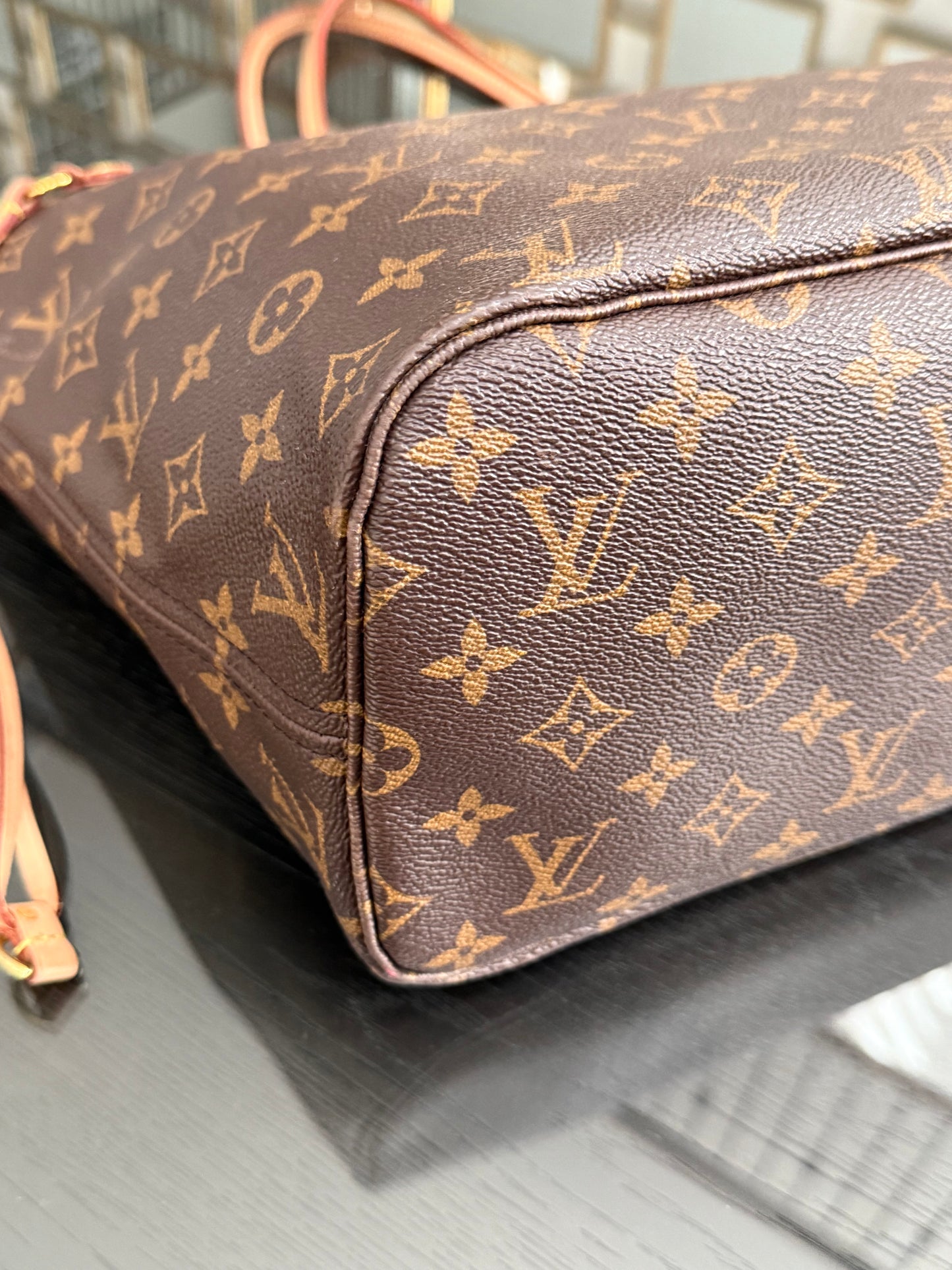 Neverfull MM Monogram in Cerise interior with Dustbag and Insert Organizer 📅 Year: 2020