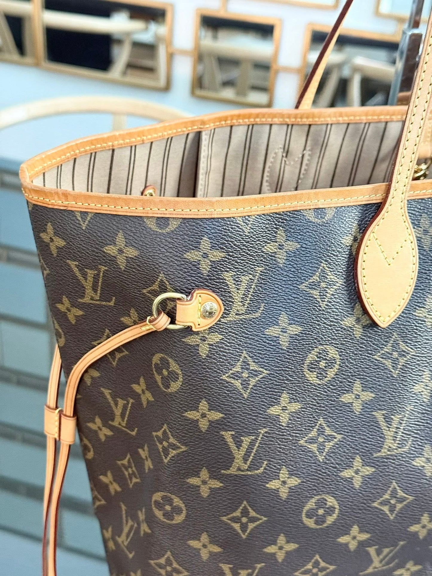 Neverfull GM in Monogram with Dustbag and Insert Organizer -🗓️ Year: 2015