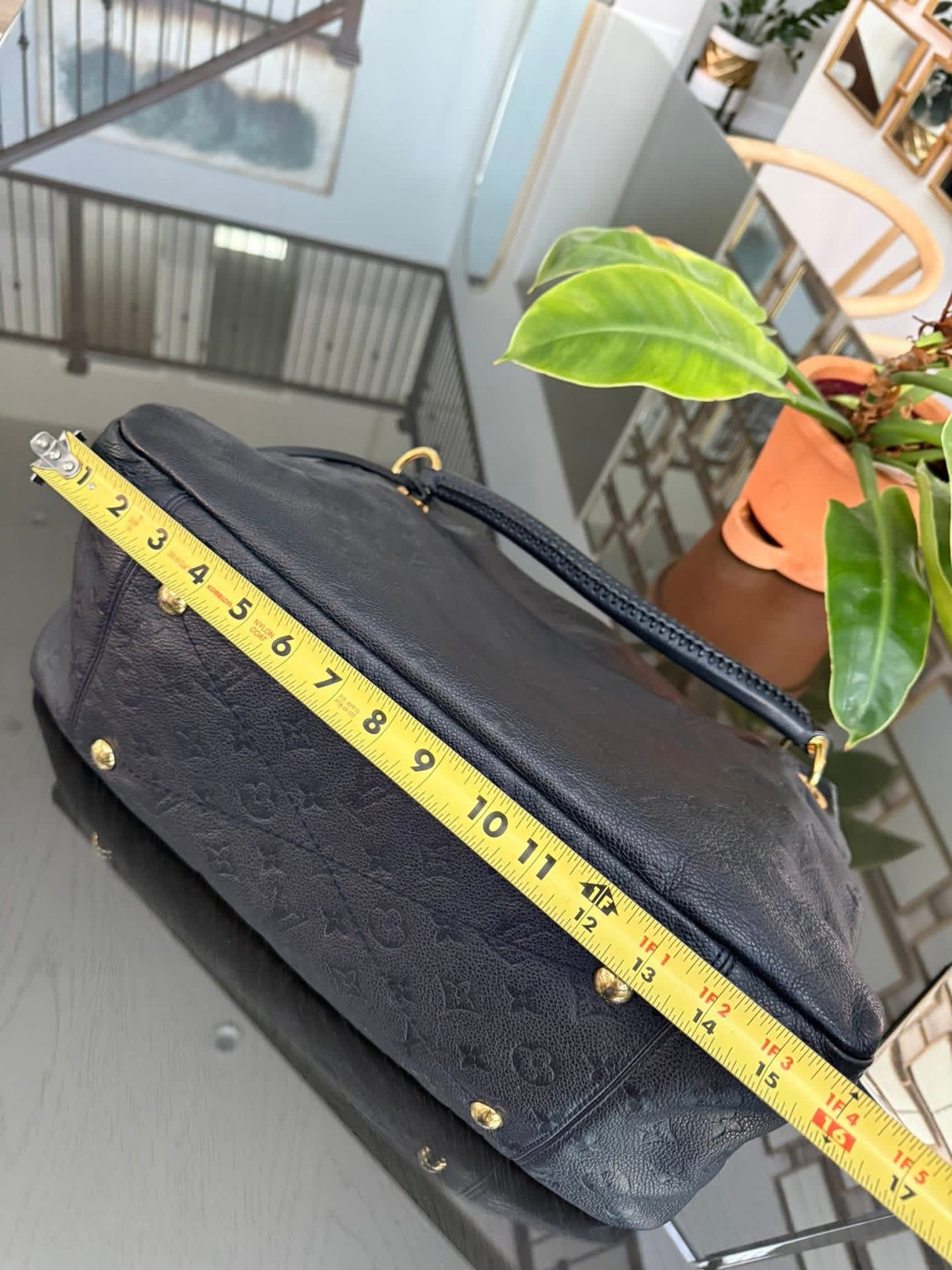 Artsy MM Empriente in Black/ Navy Blue with Dustbag and Insert Organizer 📅 Year: 2010