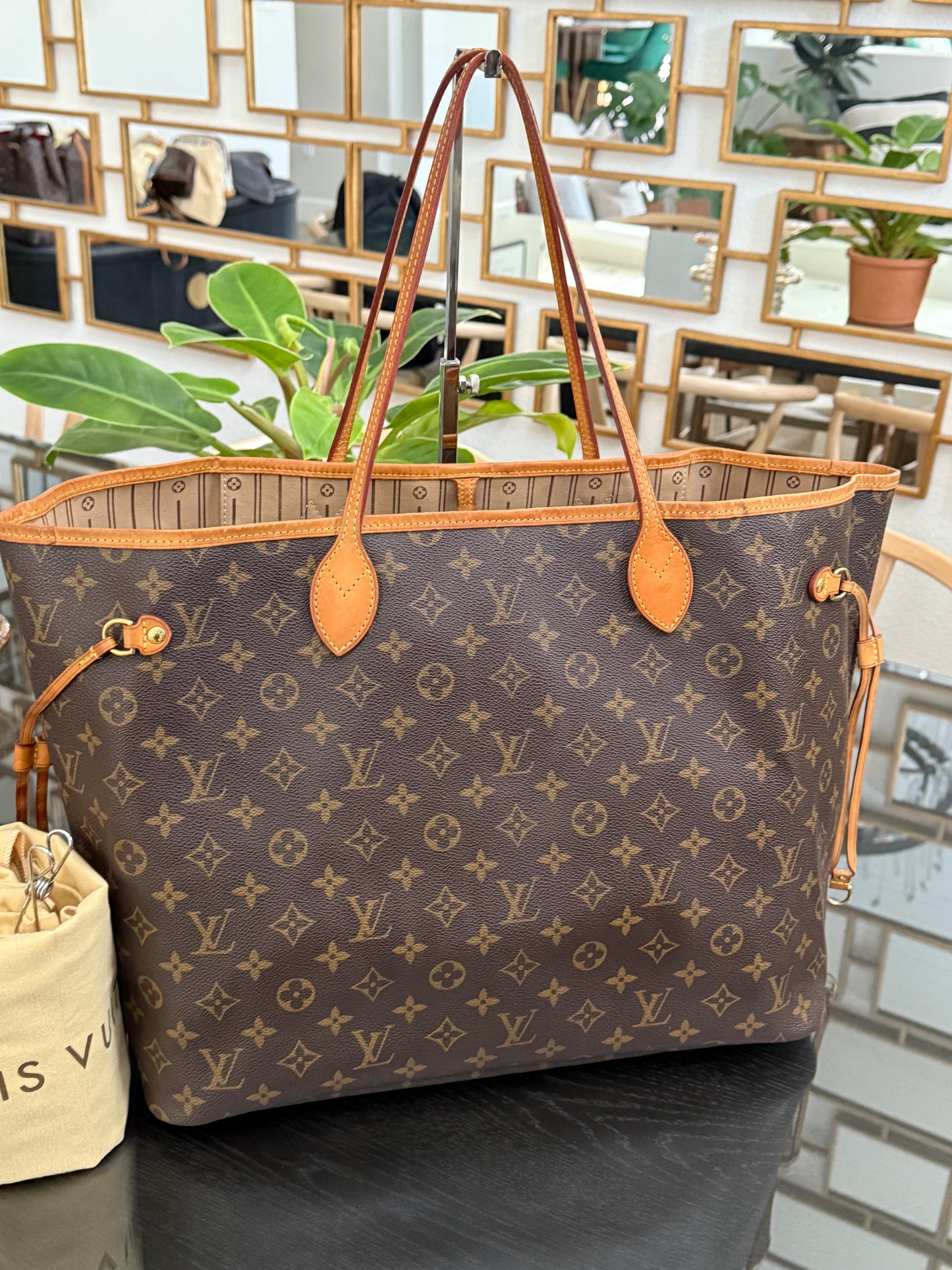 Neverfull GM with Dustbag and Insert Organizer 📅 Year: 2012