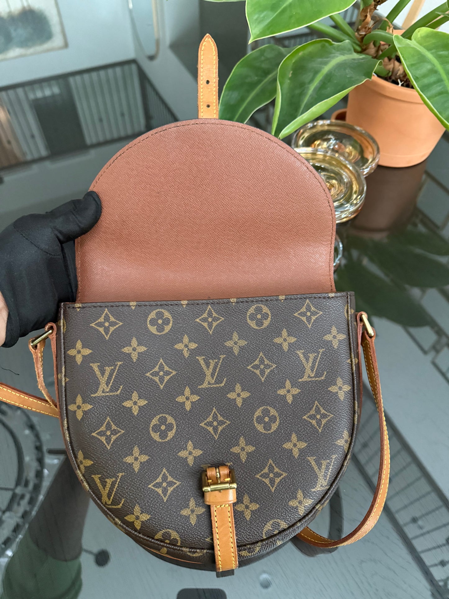 Chantilly MM Crossbody Bag 🌺Year: 1995