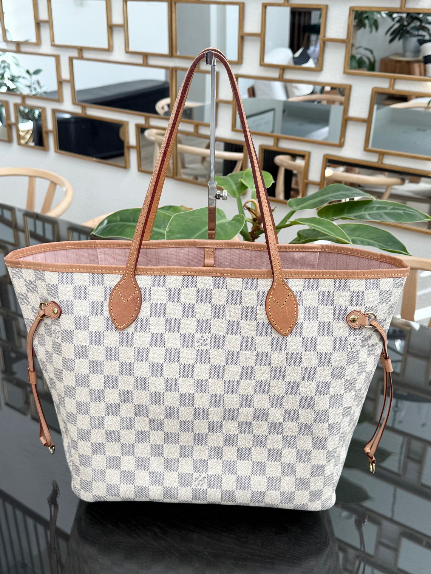 Neverfull MM Azur in Rose Ballerine with Dustbag 📅 Year: 2020