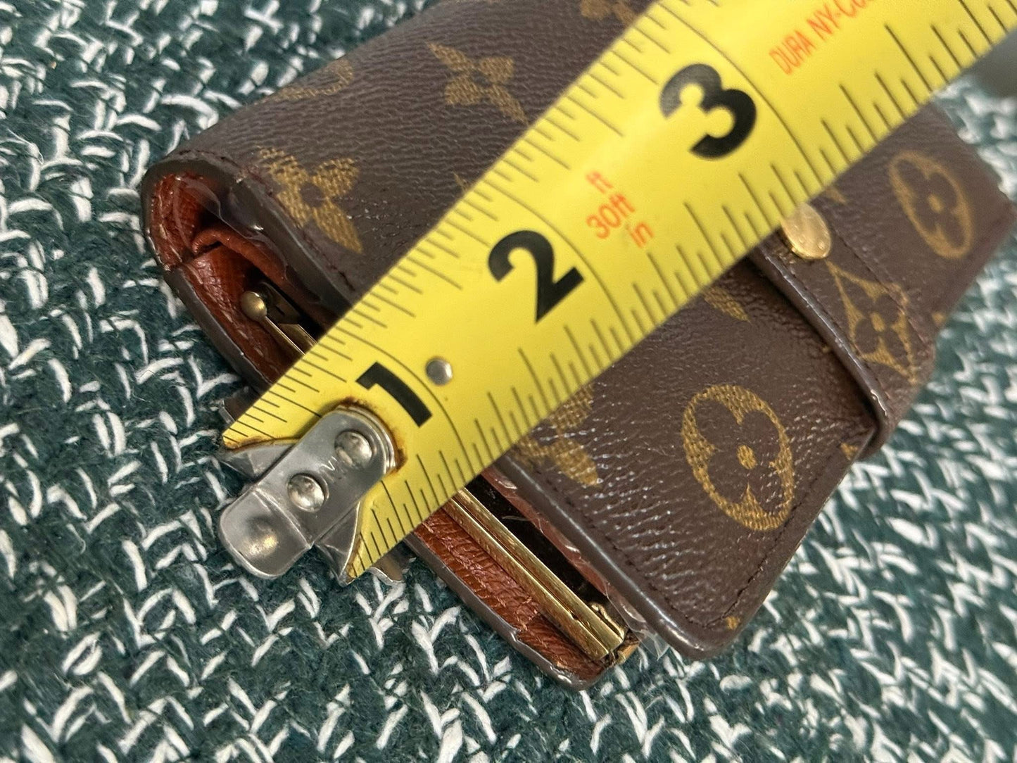 Kisslock Wallet in Monogram 🗓️ Year: 2001
