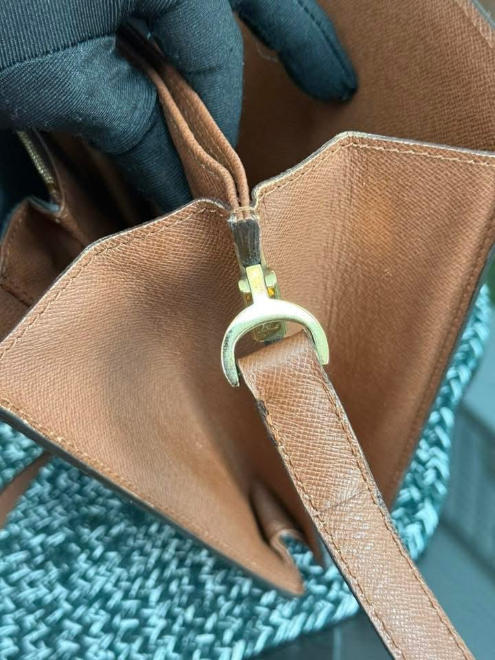 Courcelles Shoulder/ Crossbody bag 📅 Year: 1997