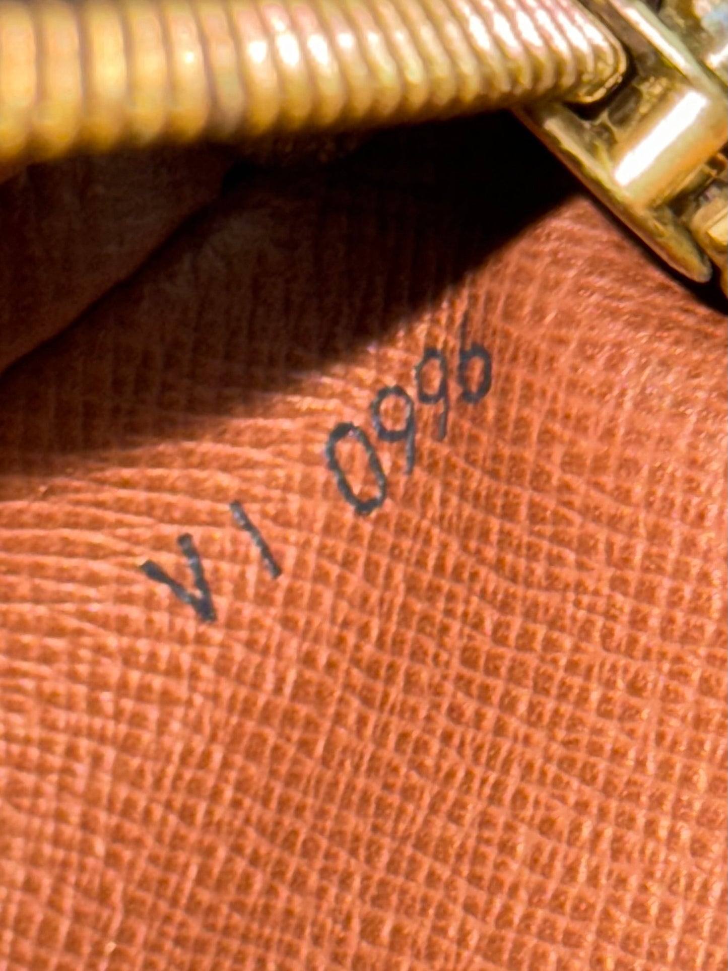 Drouot Crossbody 
📅 Year: 1996
