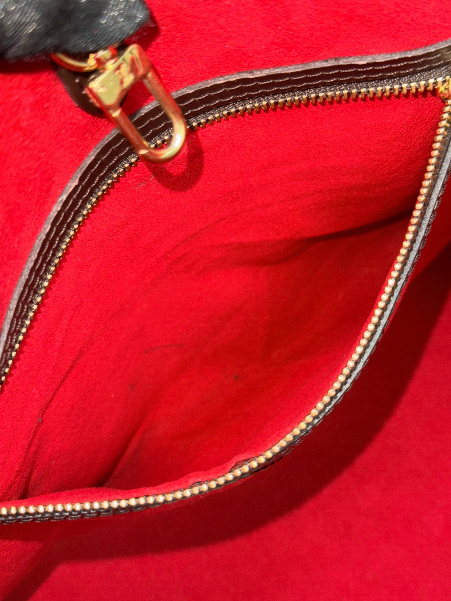 Hampstead PM in DE with Insert Organizer and Dustbag -🗓️ Year: 2007