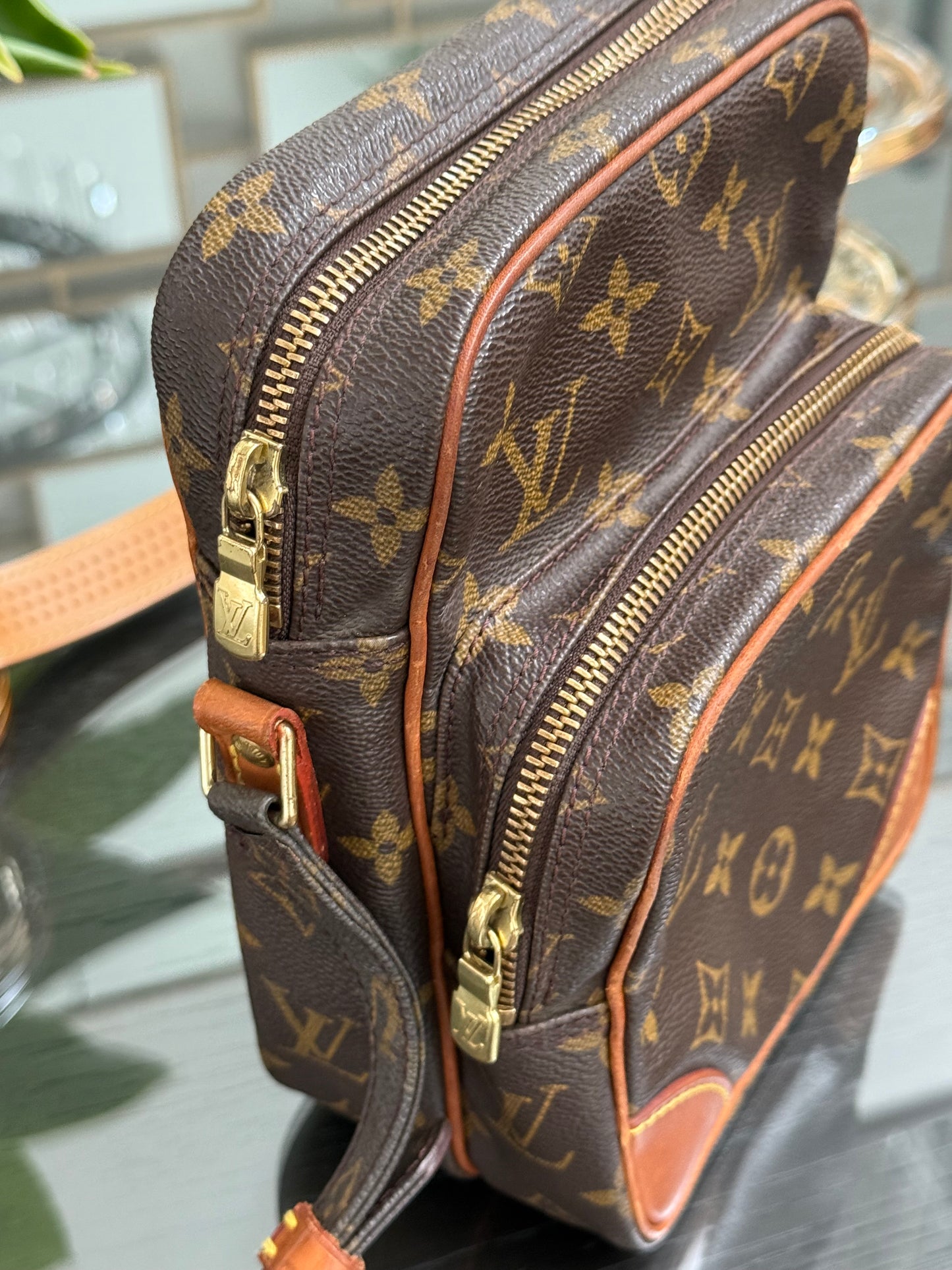 Amazon Crossbody Bag -Year: 1999
