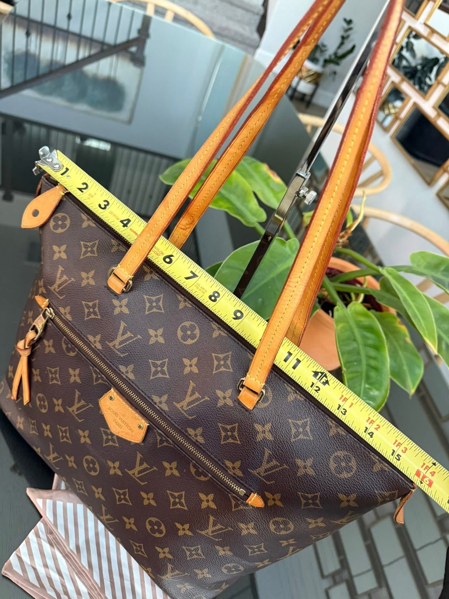 Monogram Lena MM Tote with Non branded Twilly 🗓️ Year: 2016