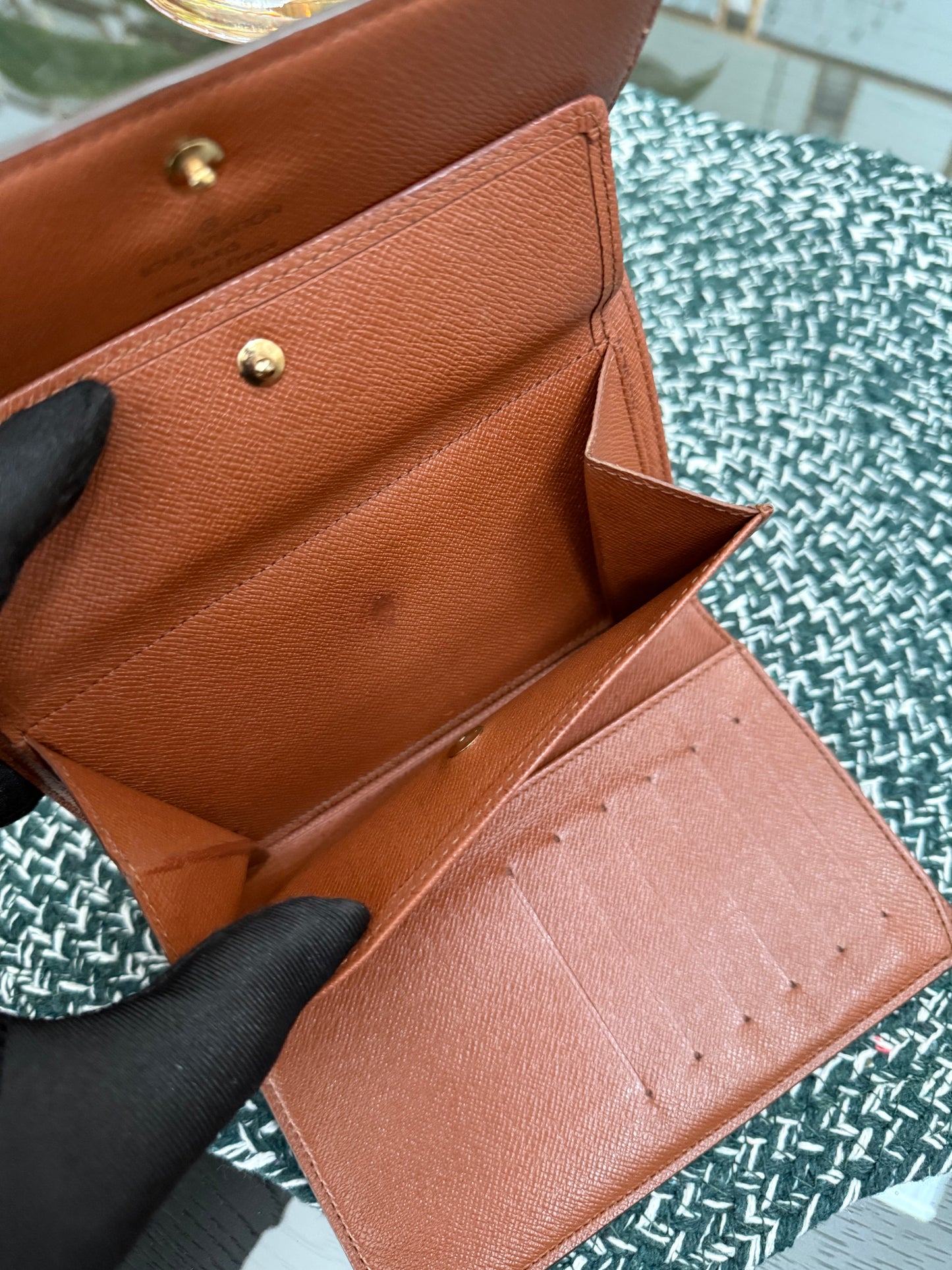 Etui Wallet Passport Holder in Monogram with 6 Cardholders 🗓️ Year: 1999