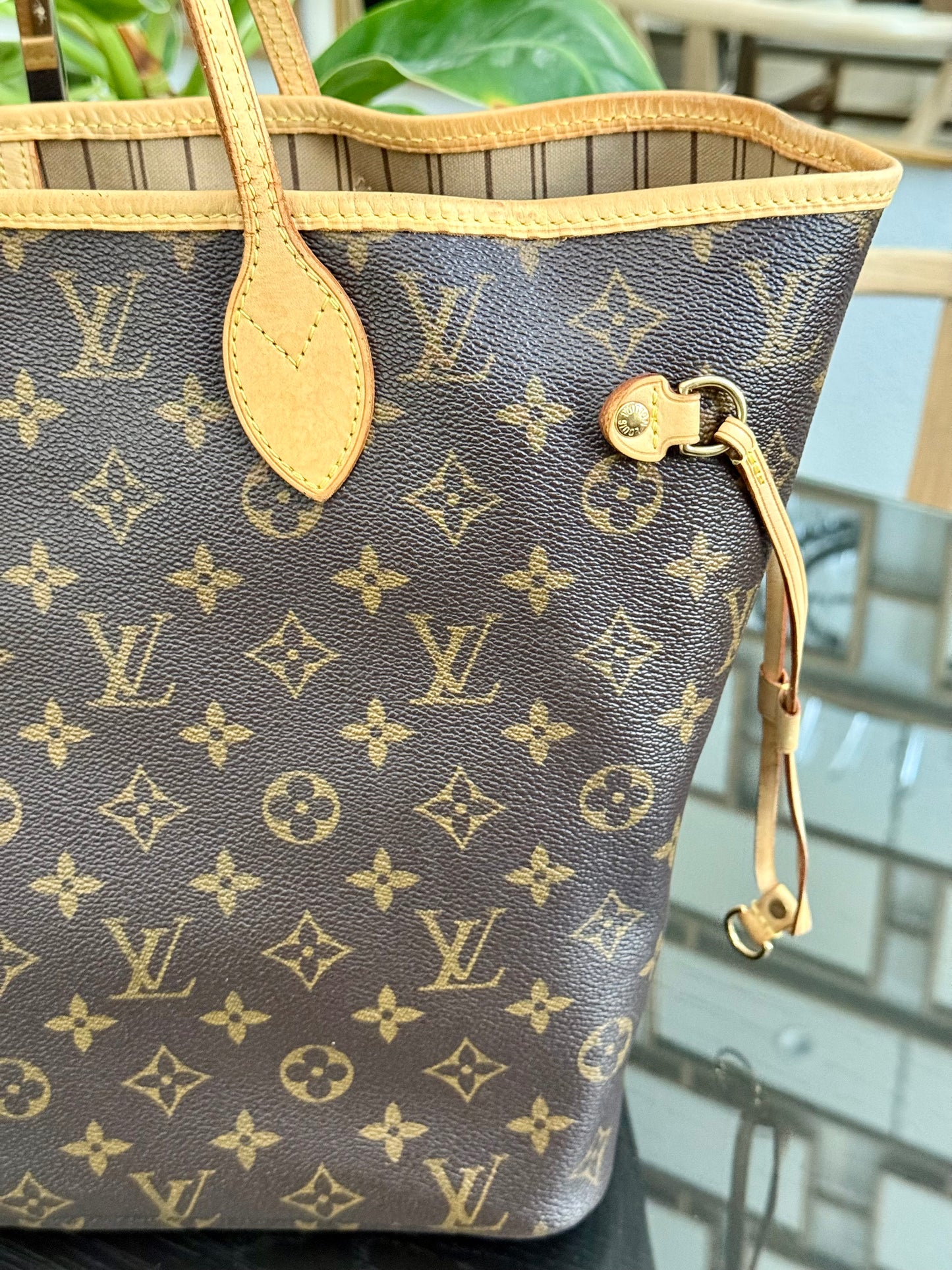 Neverfull MM in Monogram with Dustbag 🗓️ Year: 2007