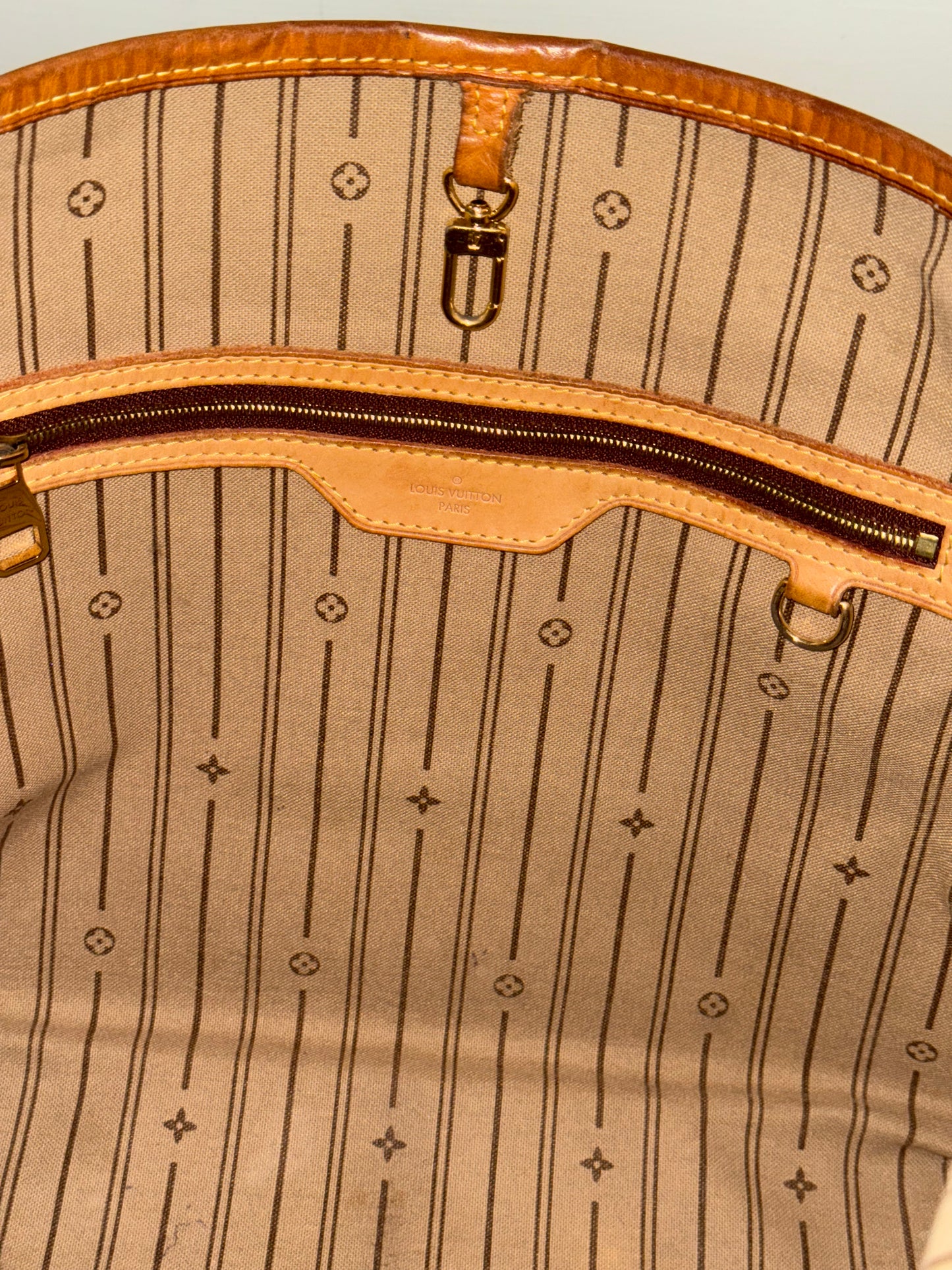 Delightful PM with Dustbag 📅 Year: 2012