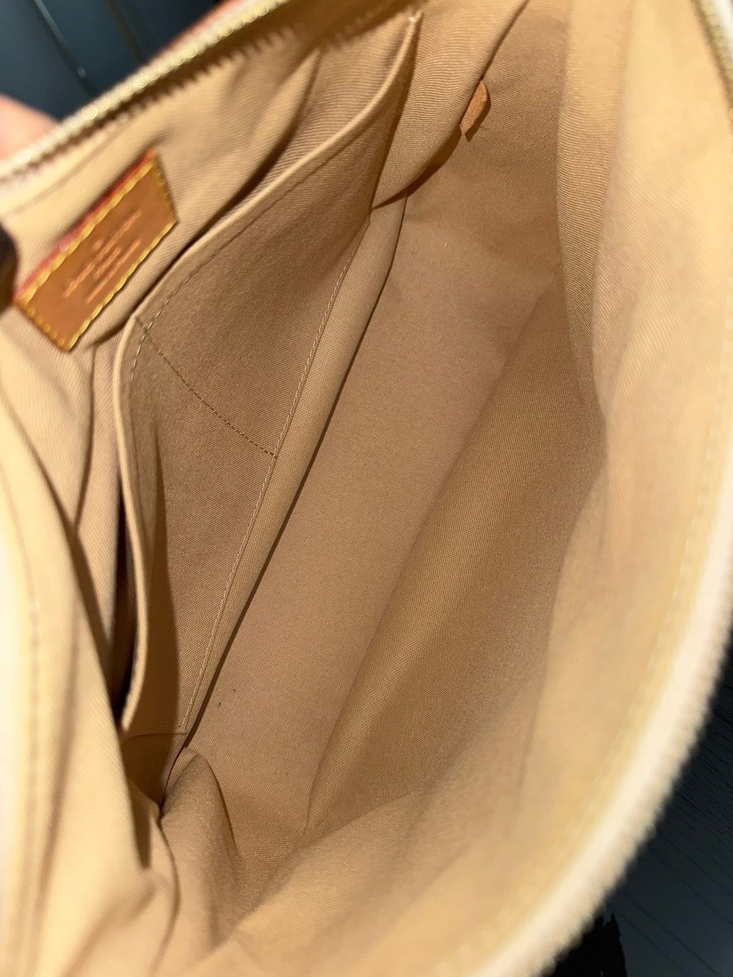 Siracusa PM Crossbody - 🗓️ Year: 2011