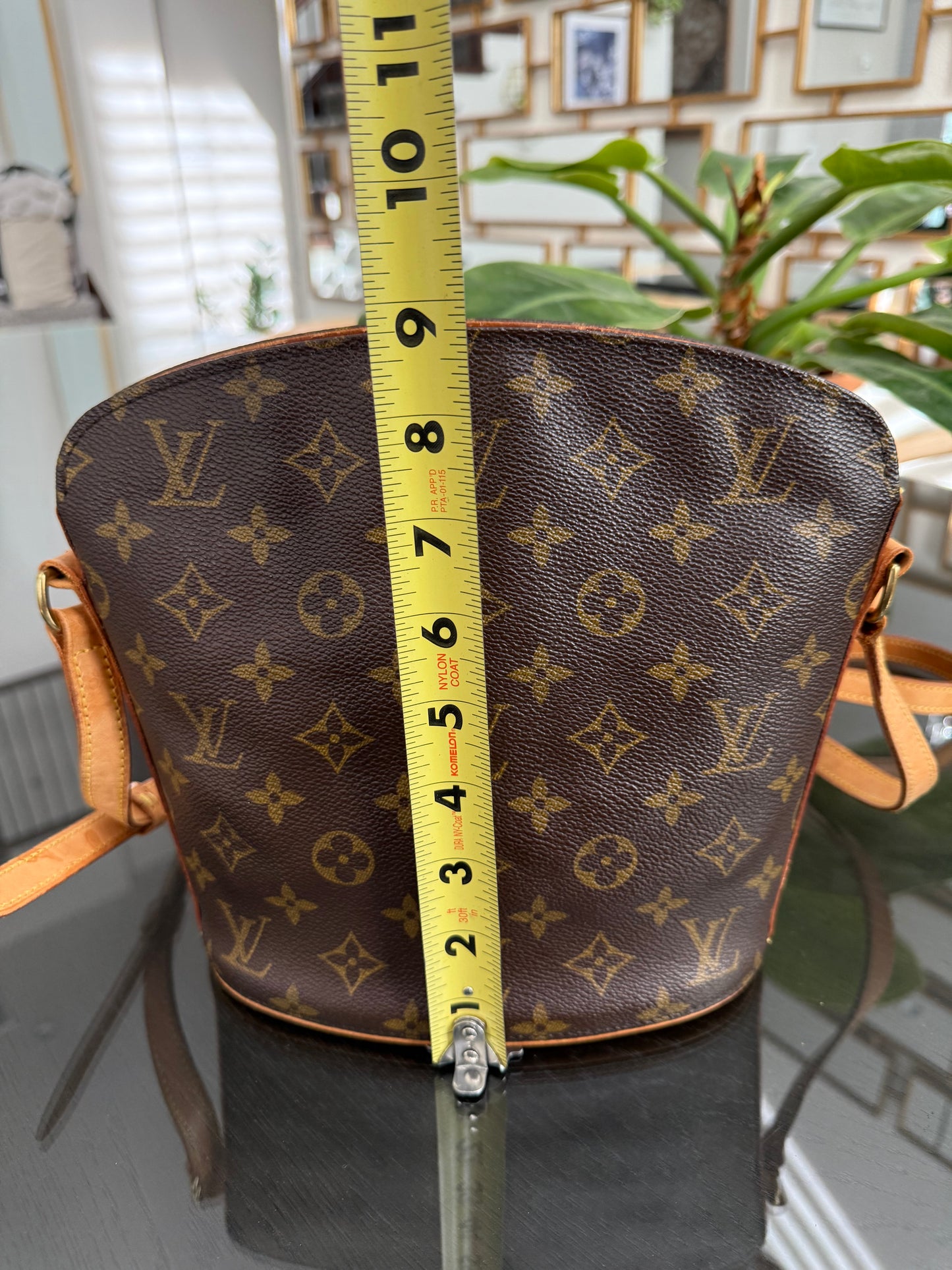 Drouot Crossbody 📅 Year: 1997