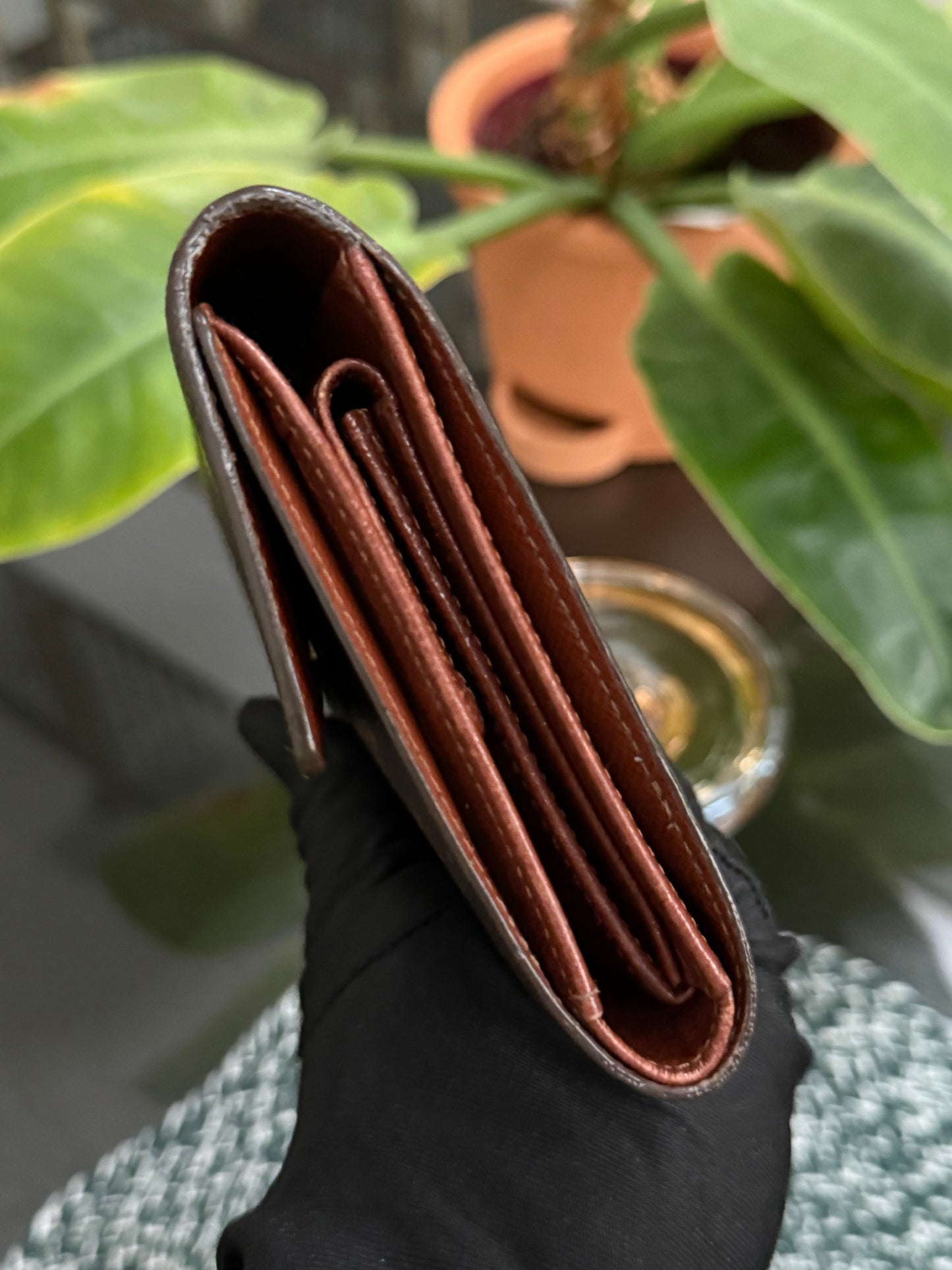 Etui Wallet Passport Holder in Monogram with 6 Cardholders 🗓️ Year: 1999