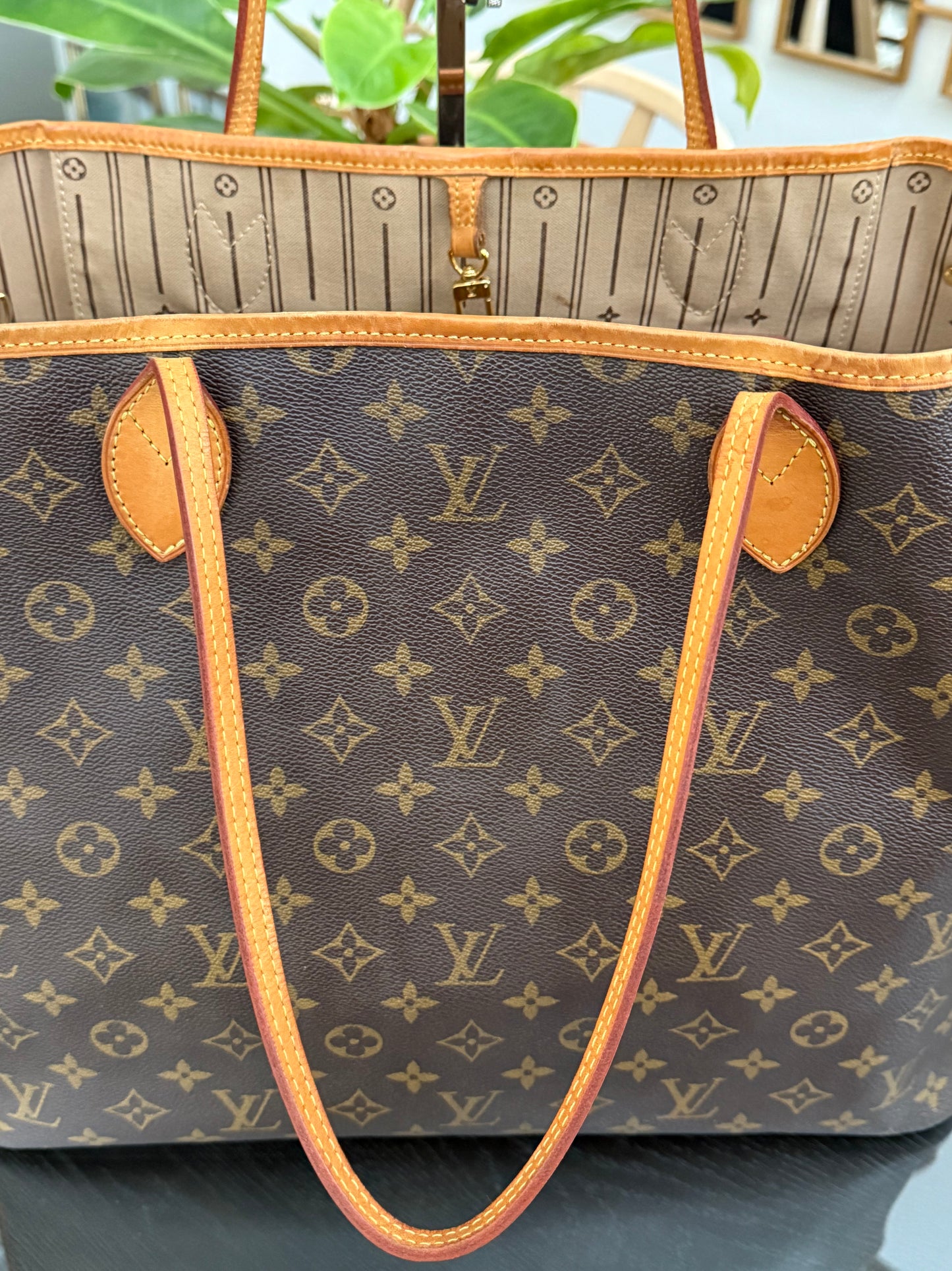 Neverfull GM with Dustbag and Insert Organizer 📅 Year: 2012