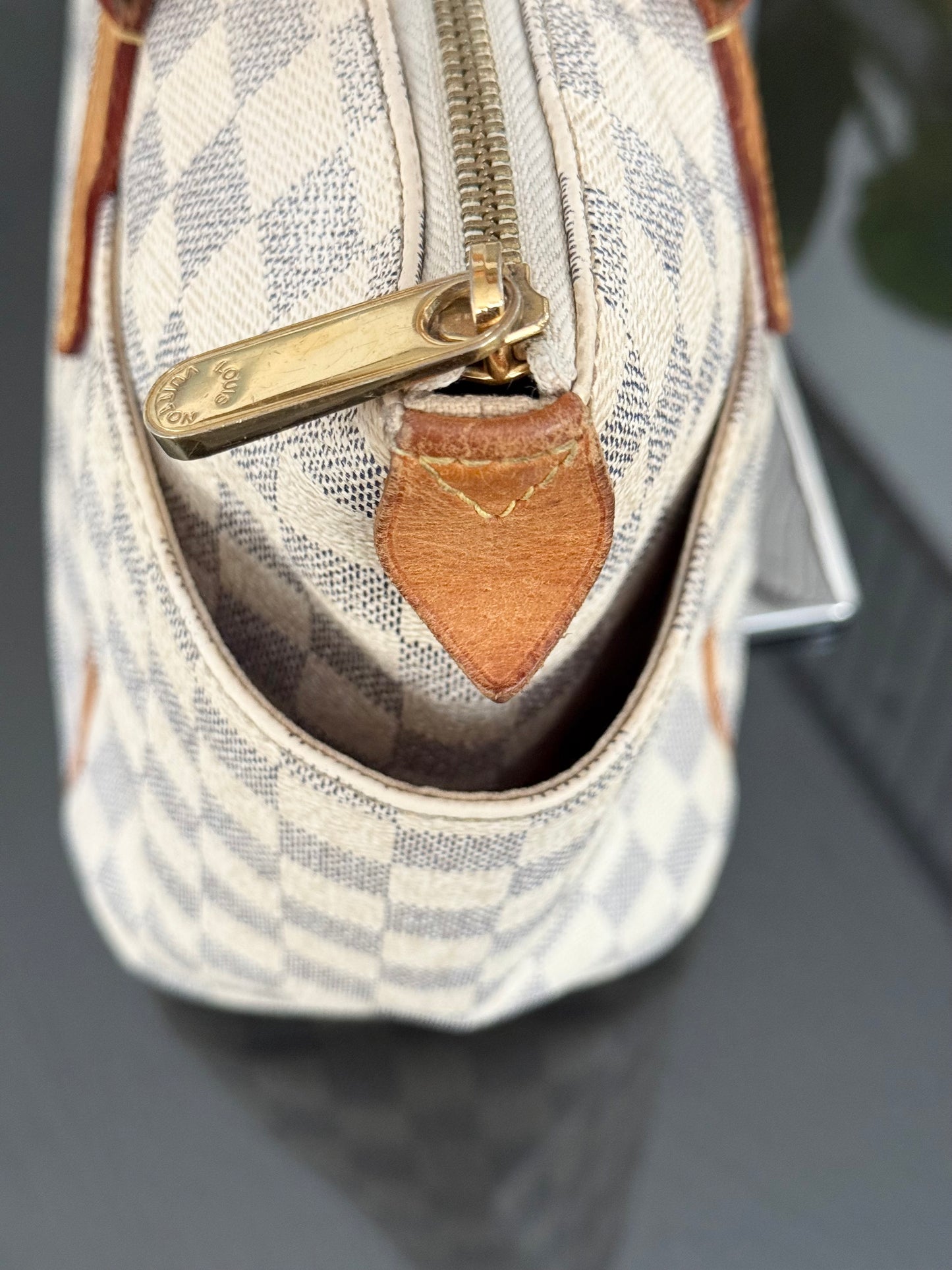 Totally PM Azur with Dustbag 📅 Year: 2011