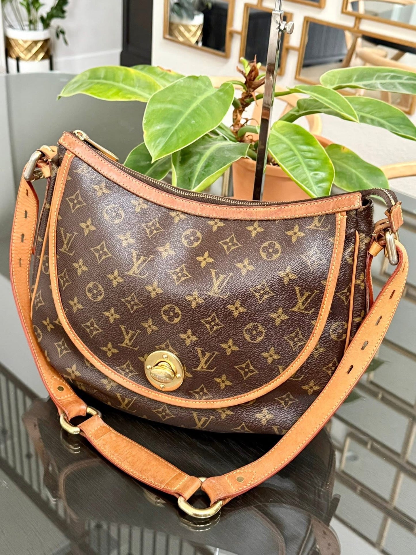 Tulum GM Shoulder/ Crossbody Bag - 🗓️ Year: 2010