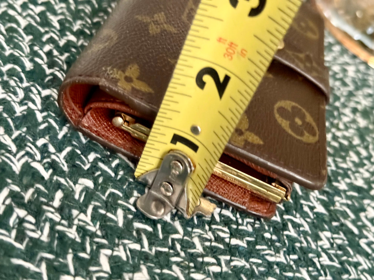 Kisslock Wallet in Monogram 🗓️ Year: 2001