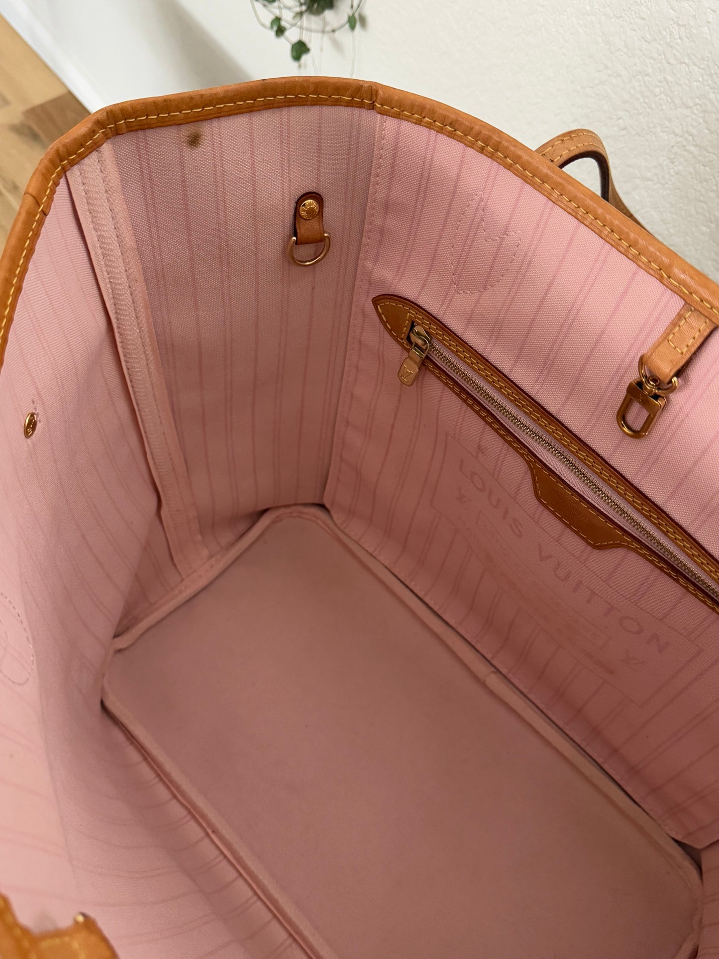 Neverfull MM Azur in Rose Ballerine with Dustbag -Year: 2018