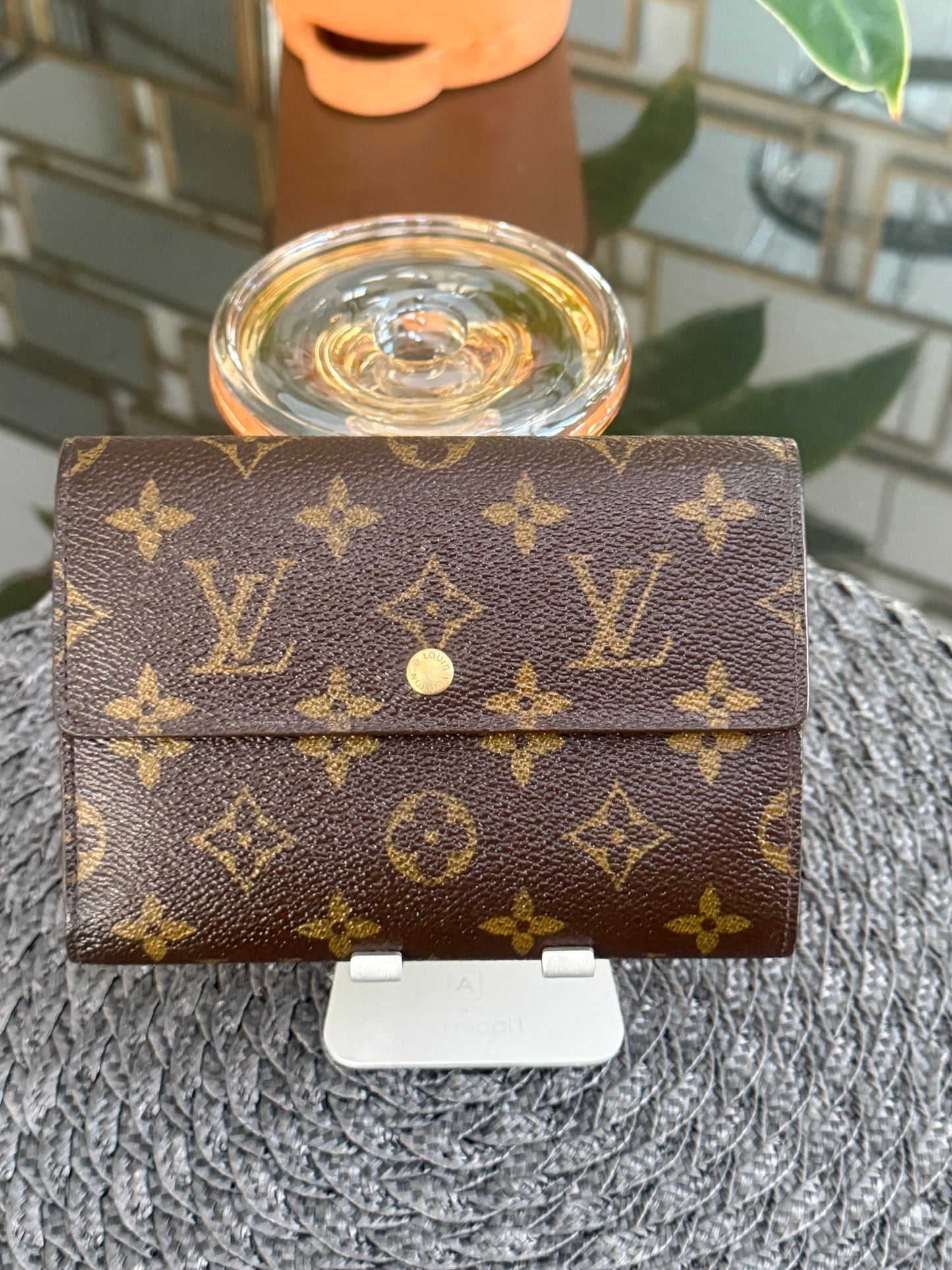 Etui Wallet Passport Holder in Monogram with 6 Cardholders 🗓️ Year: 1998