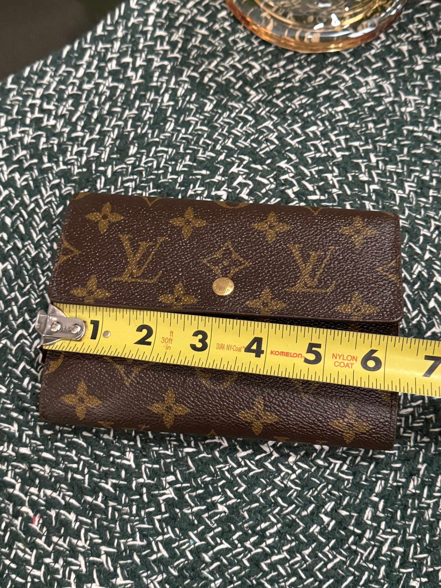 Etui Wallet Passport Holder in Monogram with 6 Cardholders 🗓️ Year: 1999