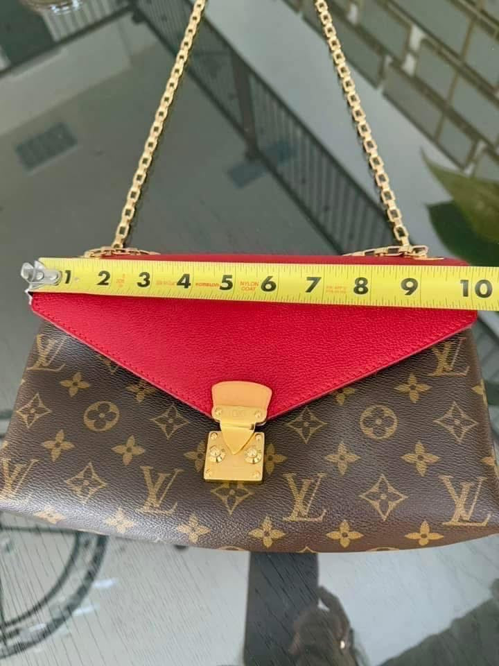 Pallas Chain in Cherry with Dustbag -🗓️ Year: 2015