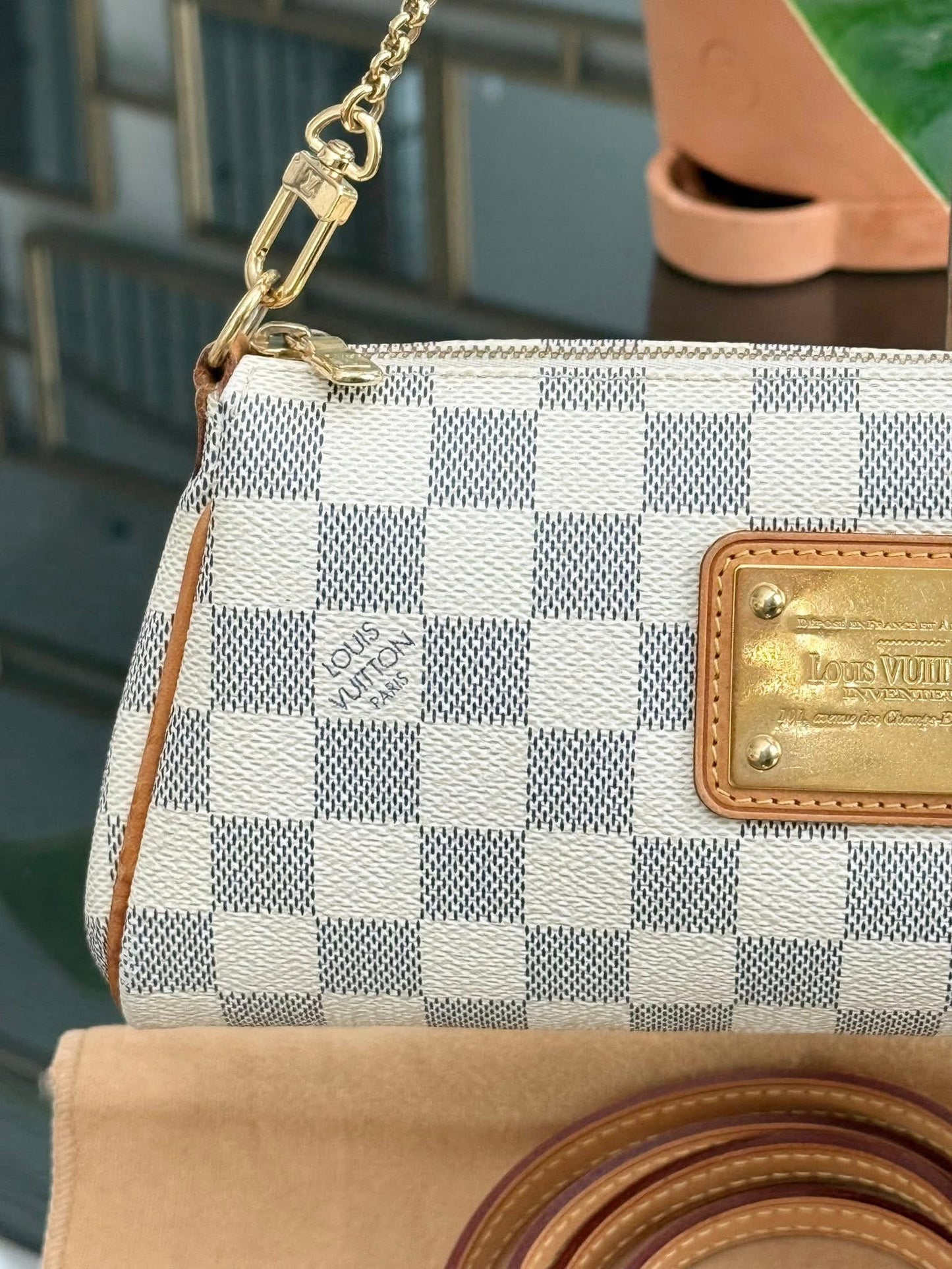 Eva Clutch in Azur with Original Strap, Box and Dustbag 🗓️ Year: 2011