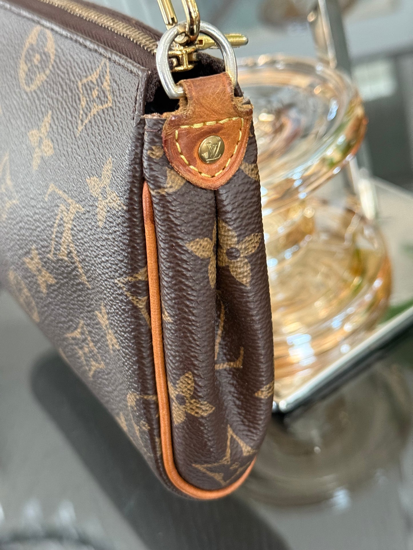 Eva Clutch with Dustbag- 🗓️ Year: 2015