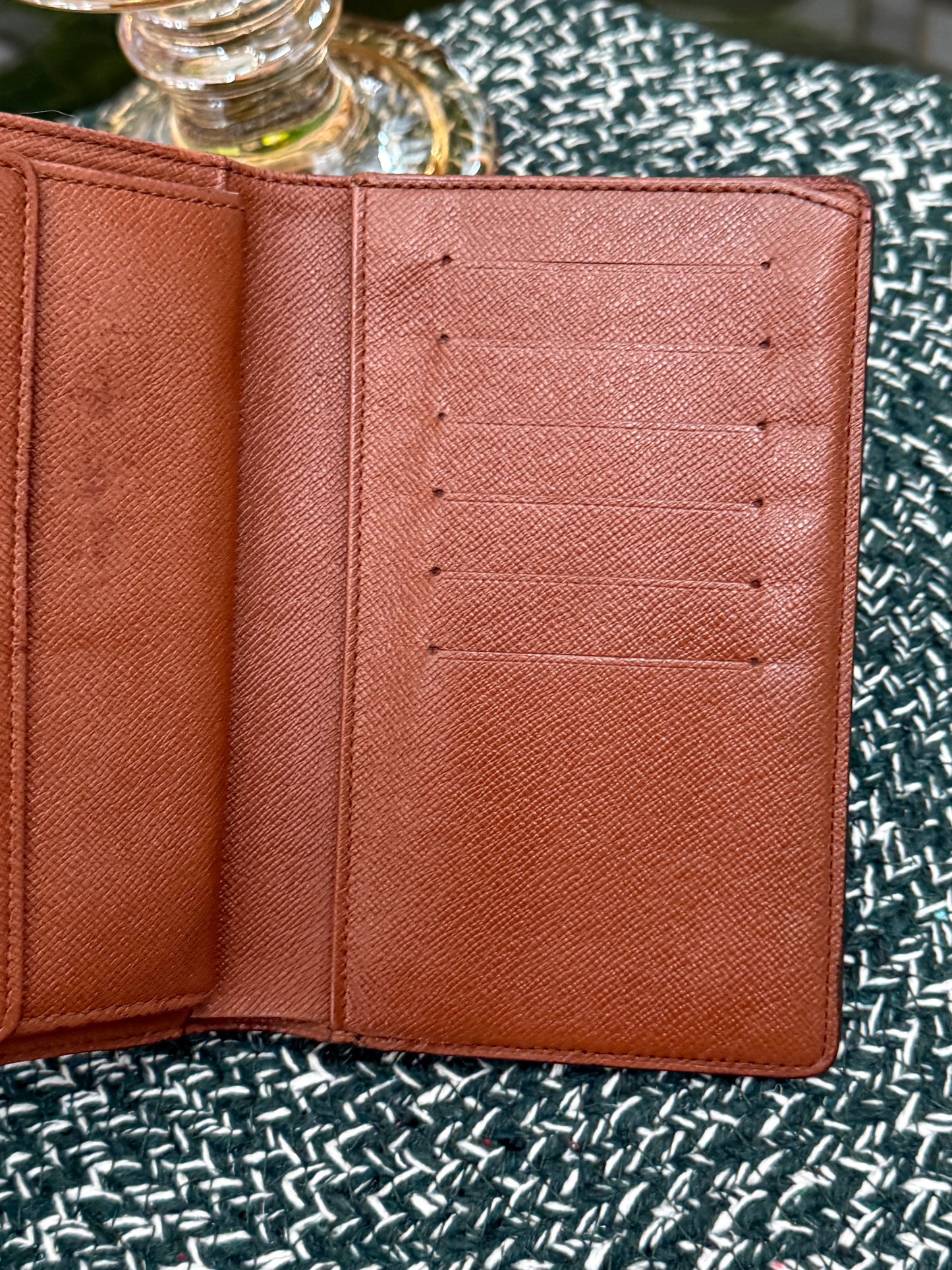 Etui Wallet Passport Holder in Monogram with 6 Cardholders 🗓️ Year: 1999