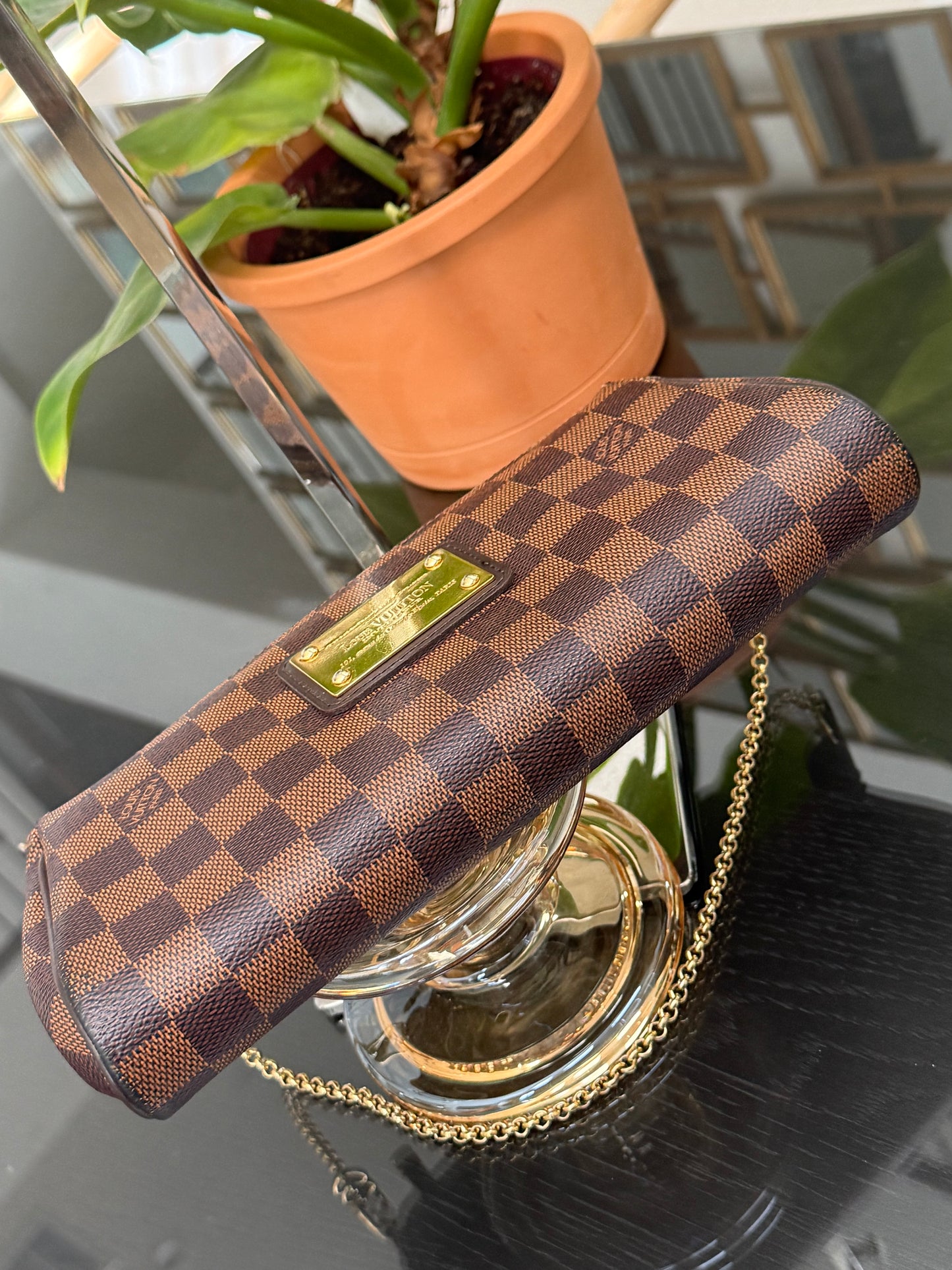 Eva Clutch in DE with Dustbag,Box and Paper bag
🗓️ Year: 2015
