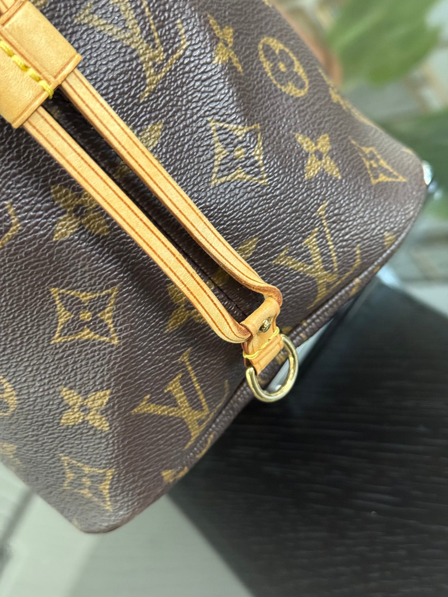 Neverfull MM in Monogram with Dustbag 🗓️ Year: 2007
