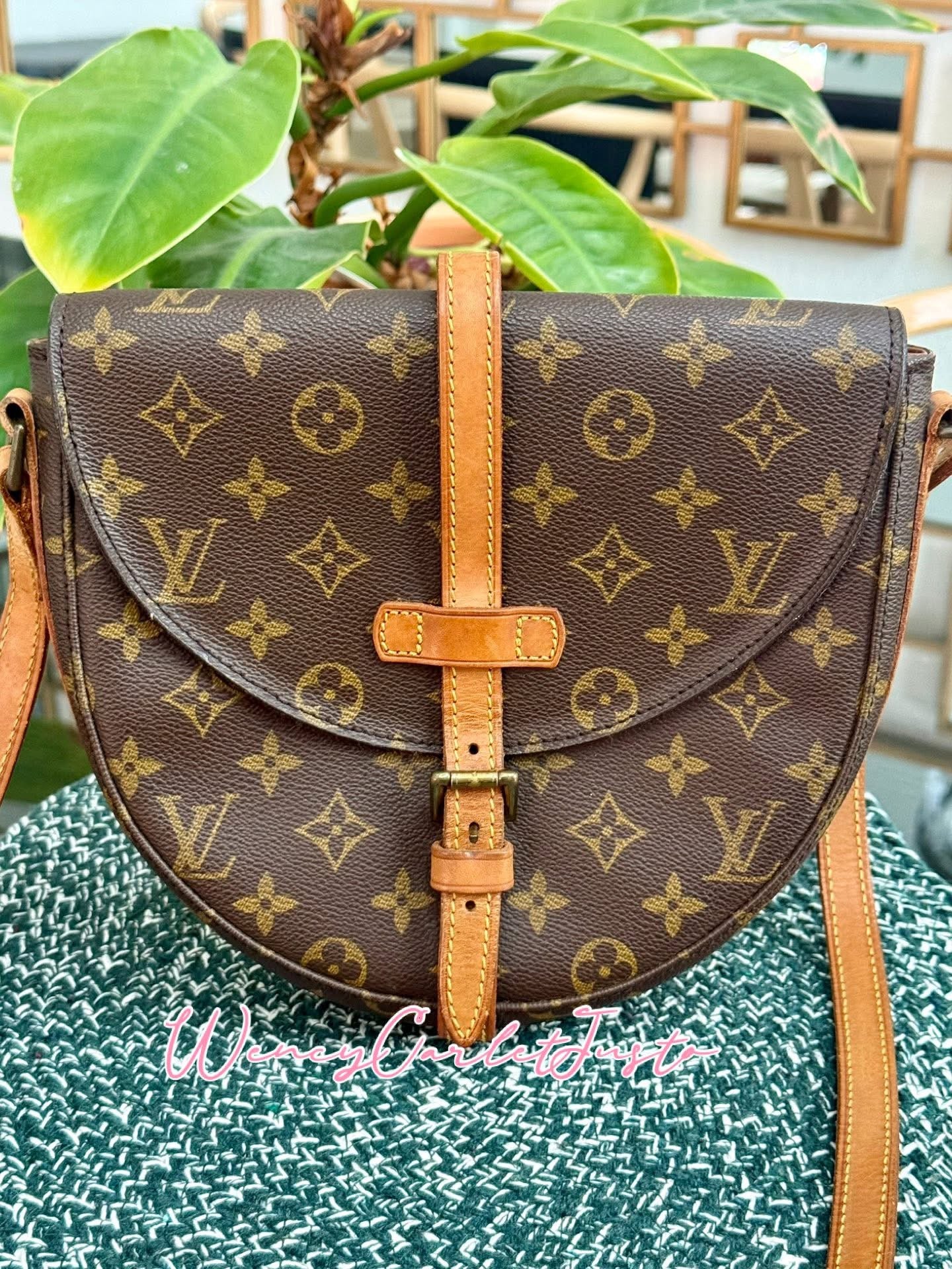Chantilly MM Crossbody Bag 📅 Year: 1990