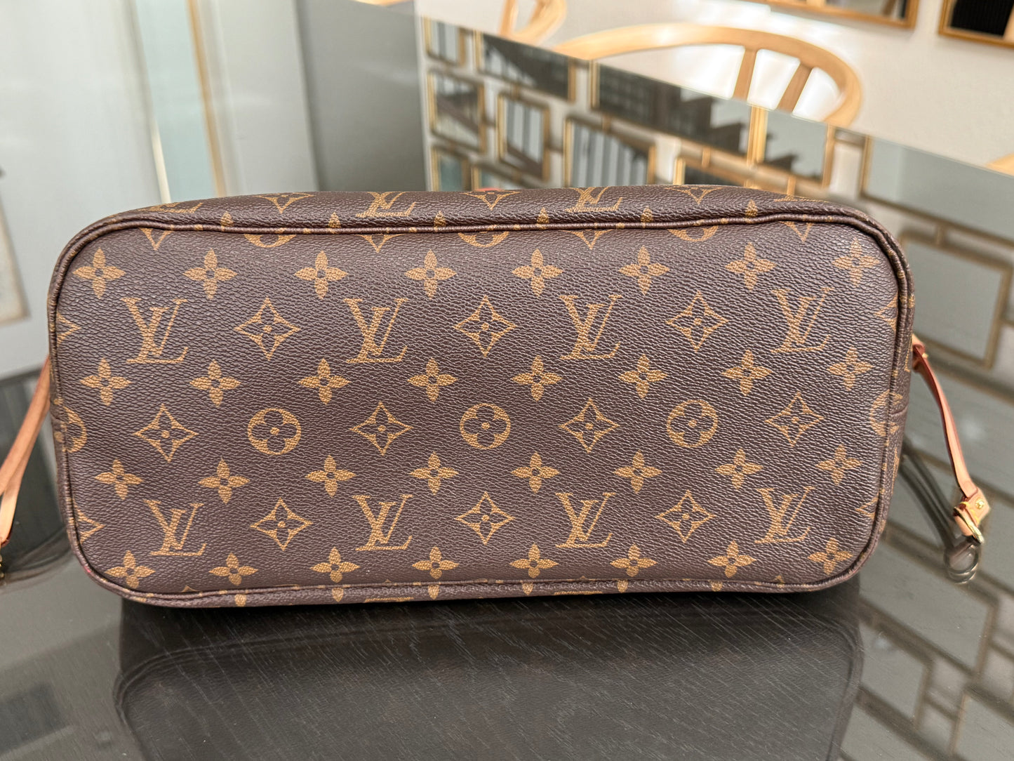 Neverfull MM Monogram in Cerise interior with Dustbag and Insert Organizer 📅 Year: 2020