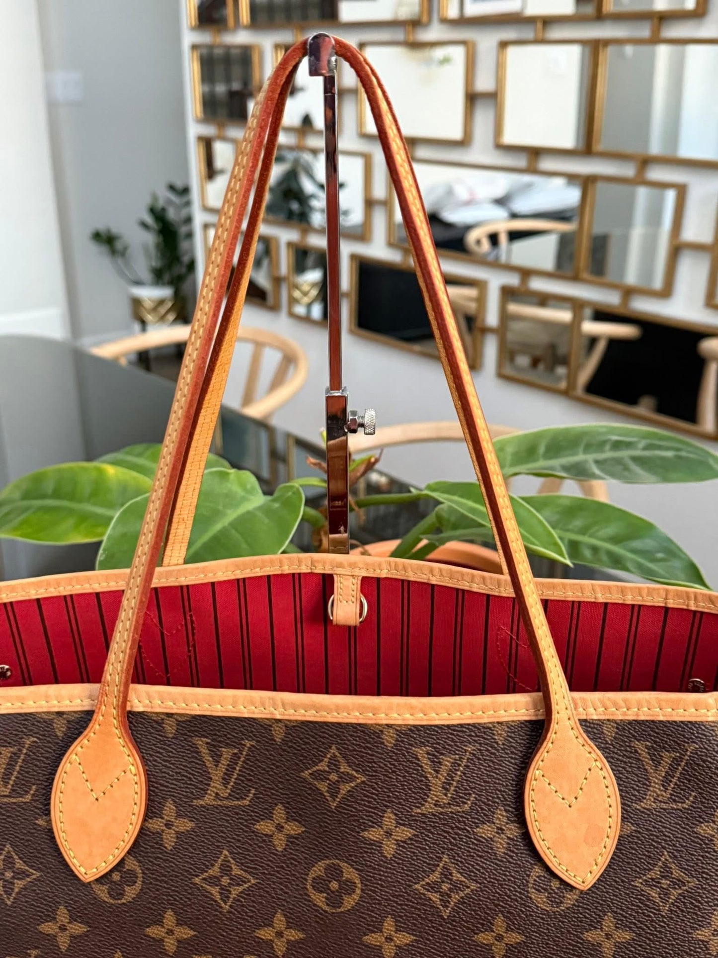 Neverfull MM Monogram in Cerise interior with Dustbag and Insert Organizer 🌺 📅 Year: 2018