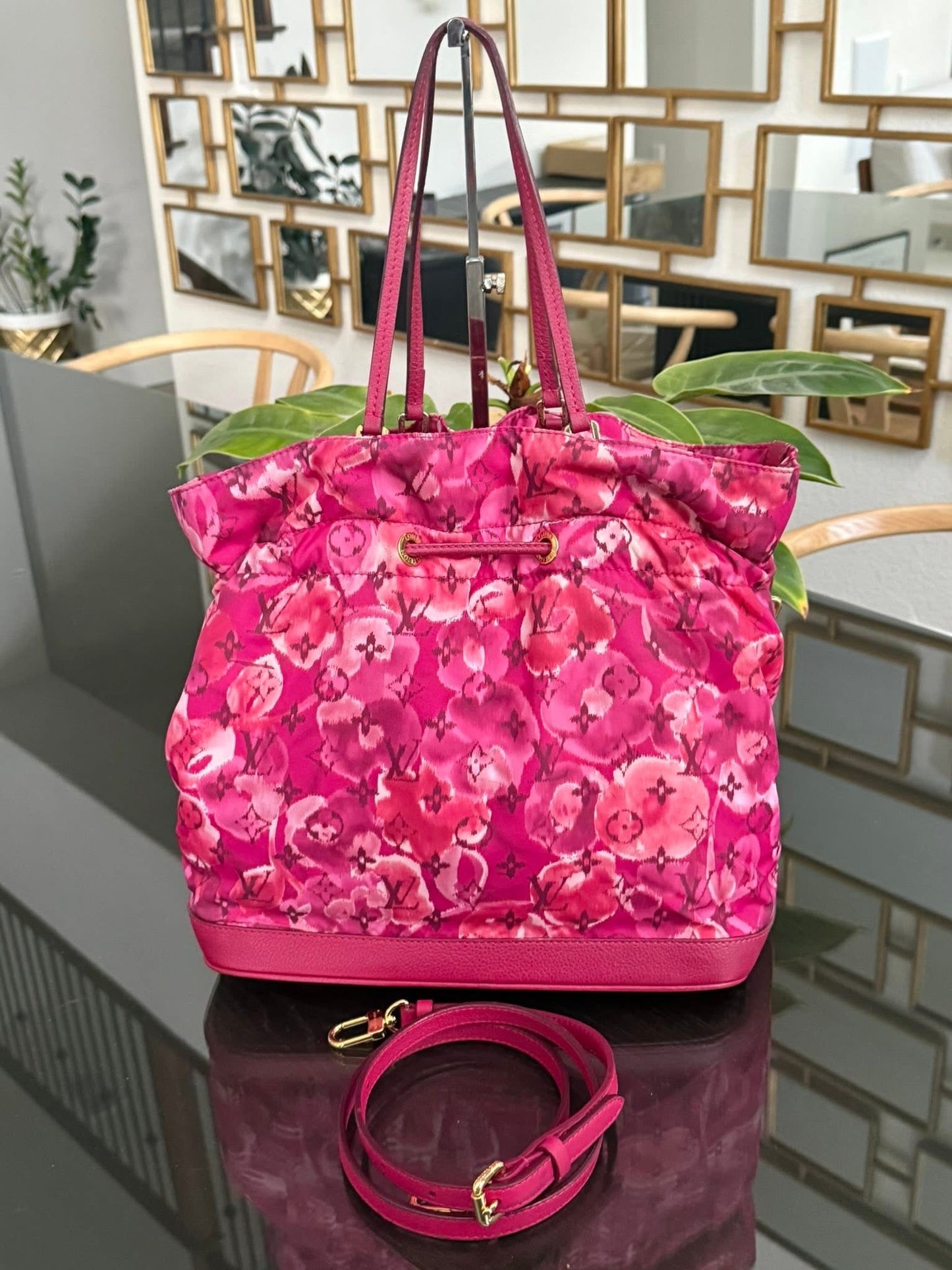 Ikat Floral Noefull MM with Original Strap and Dustbag 📅 Year: 2012