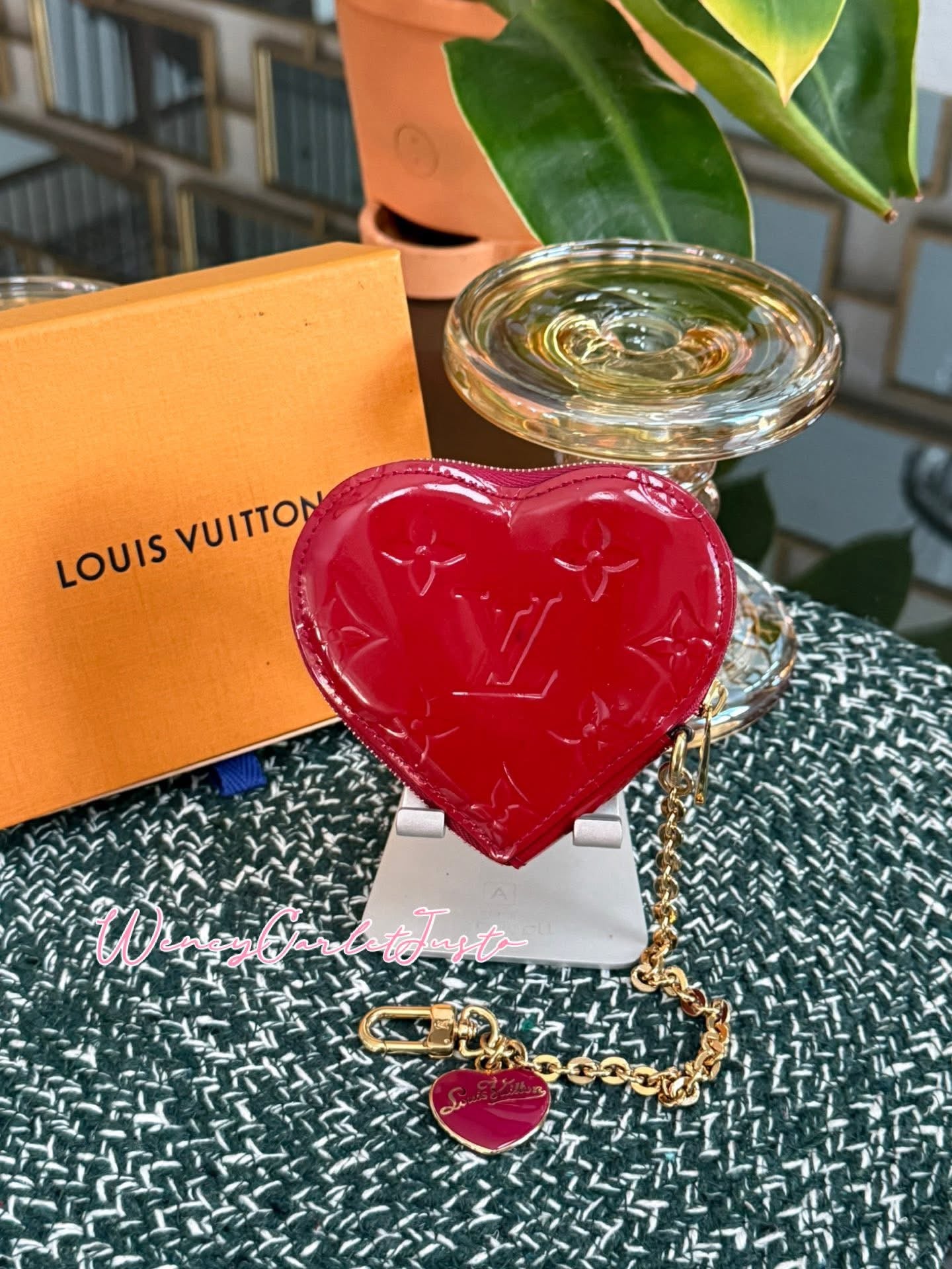 Vernis Heart Coin Purse with Box 🗓️ Year: 2012