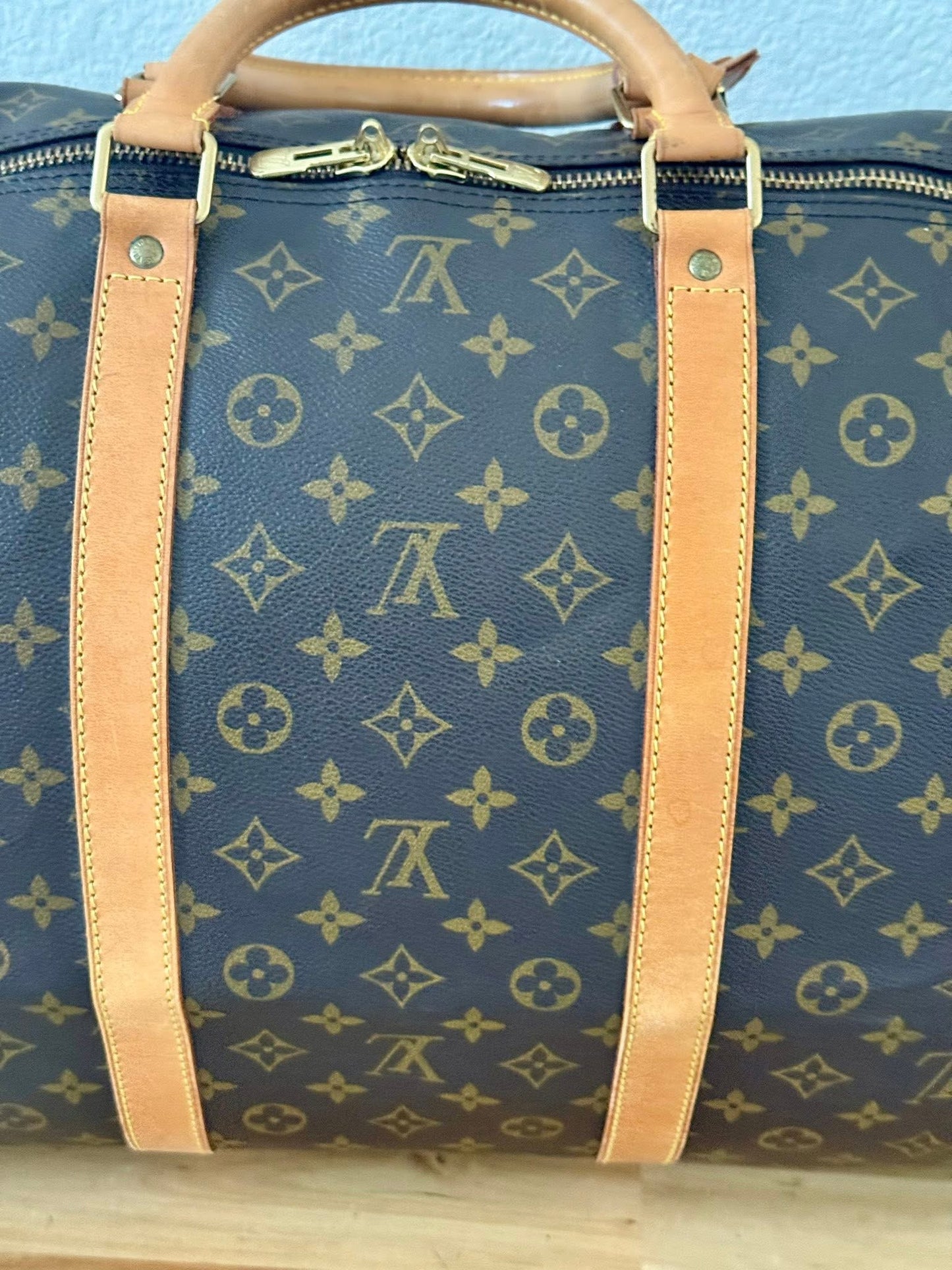 Keepall 60 Bandoulier with Original Strap, Luggage Tag and Poignet 📅 Year: 1994