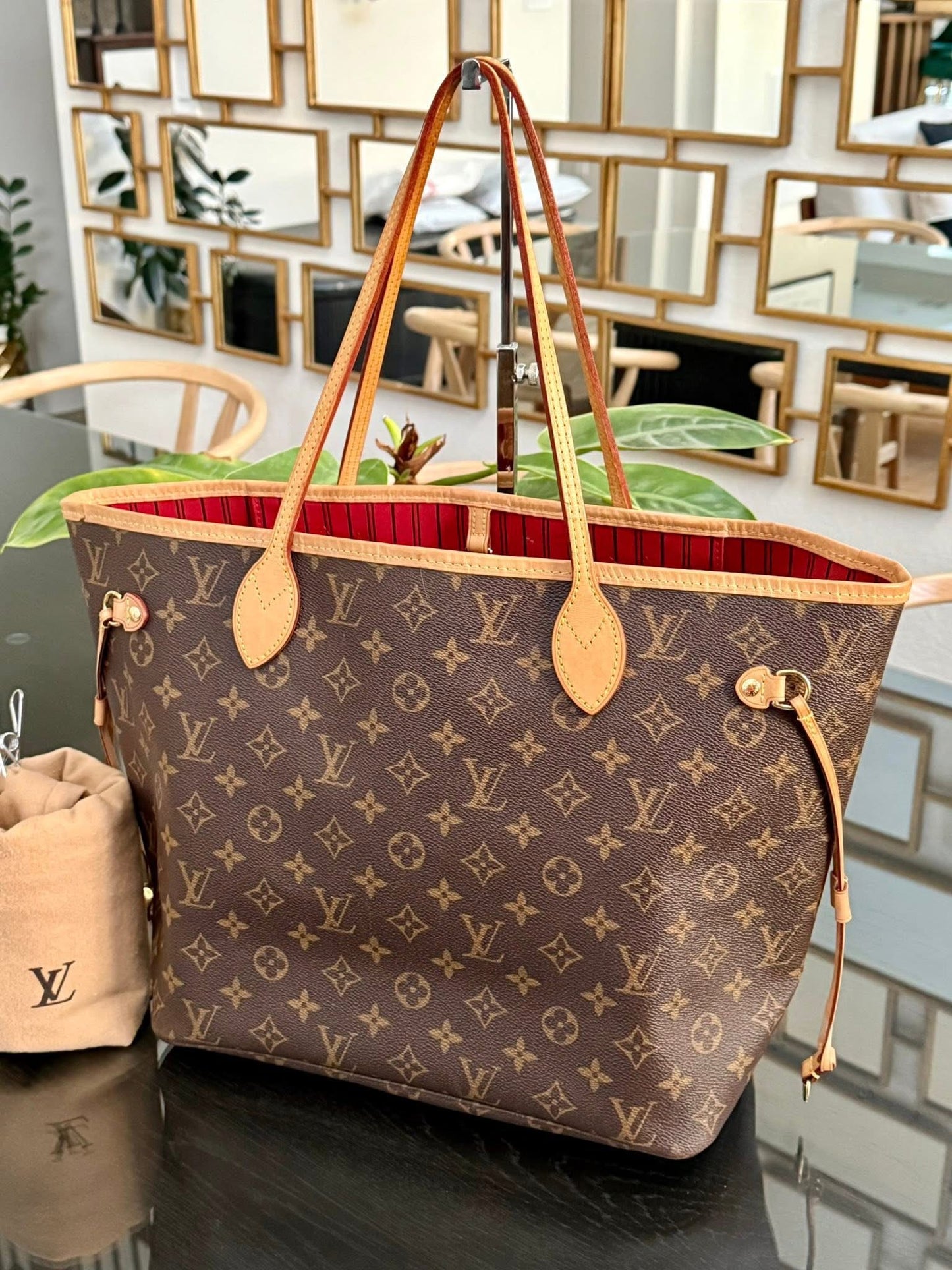 Neverfull MM Monogram in Cerise interior with Dustbag and Insert Organizer 🌺 📅 Year: 2018