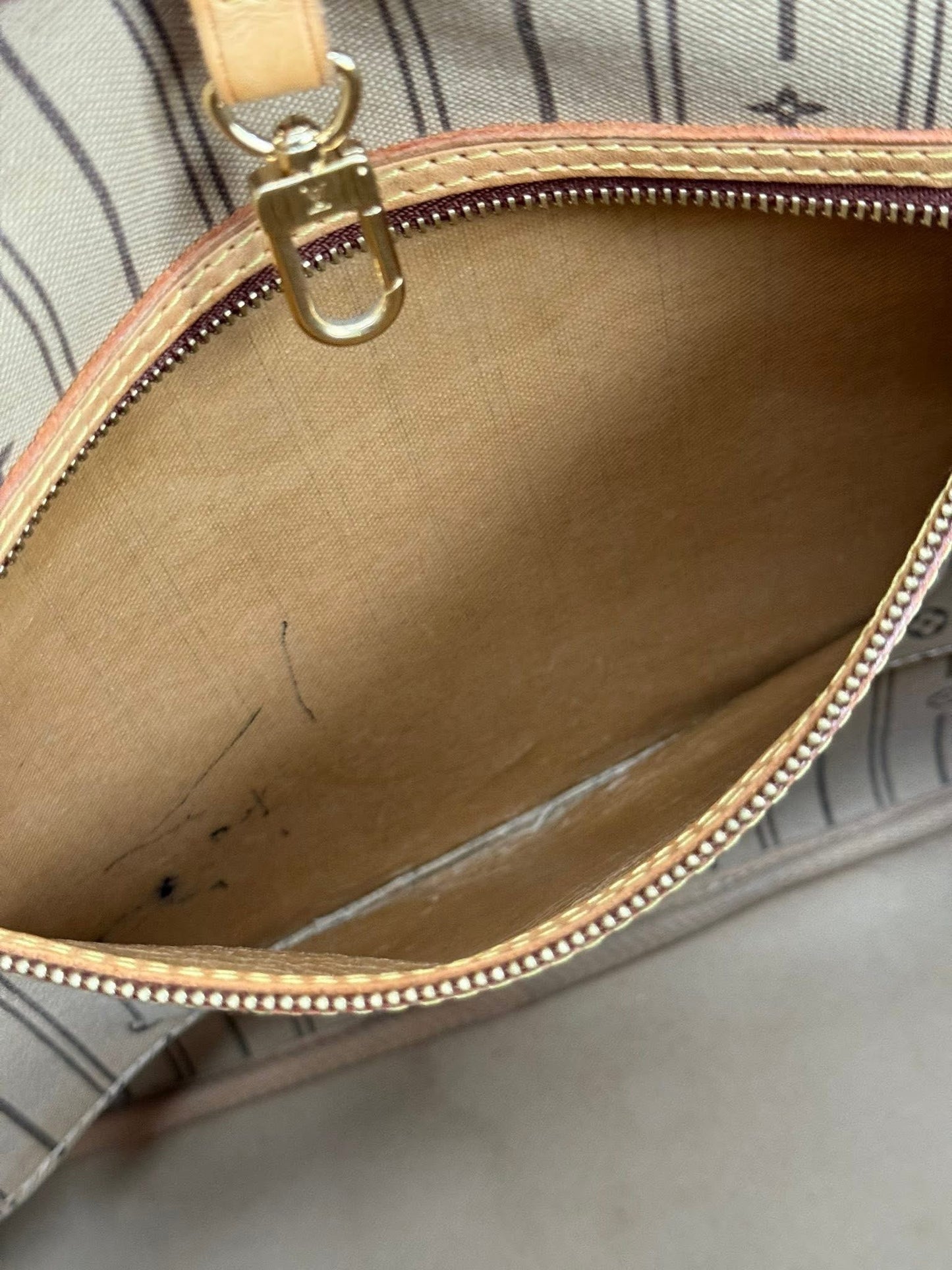 Neverfull MM in Monogram with Dustbag 📅 Year: 2007