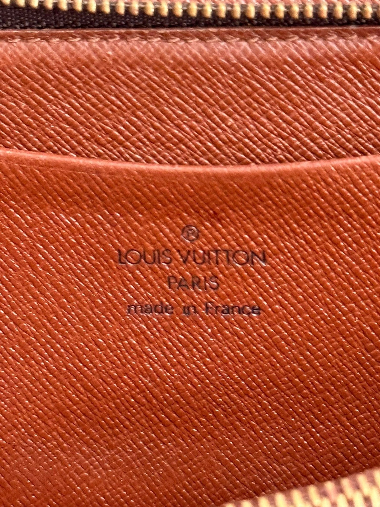 Monogram Zippy Wallet 🗓️ Year: 2000