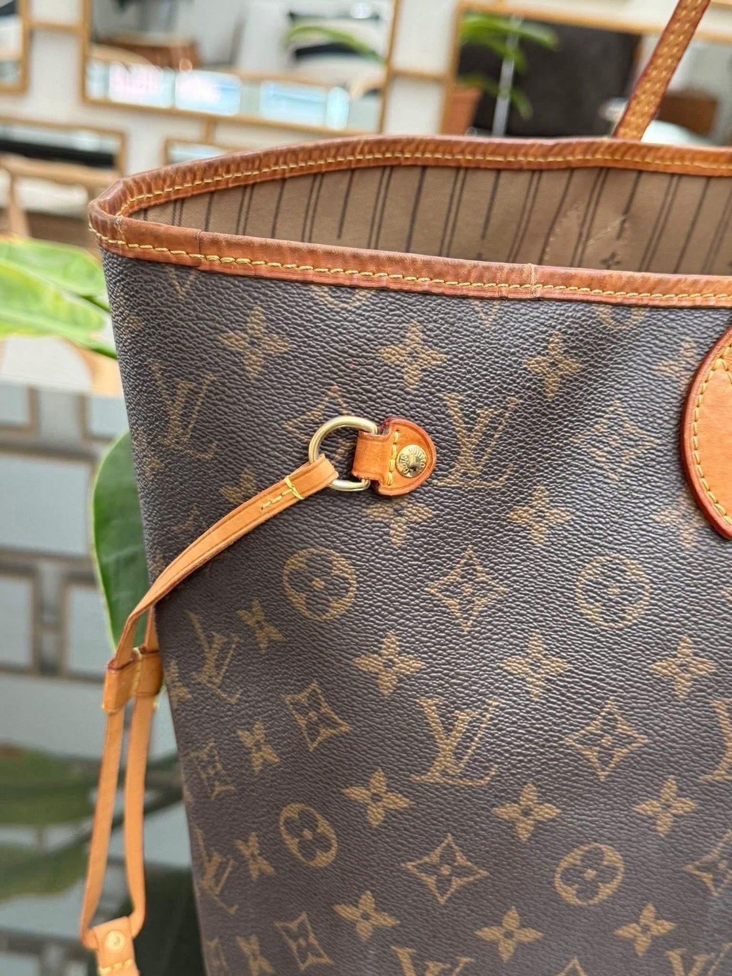 Neverfull GM in Monogram with Insert Organizer 📅 Year: 2011