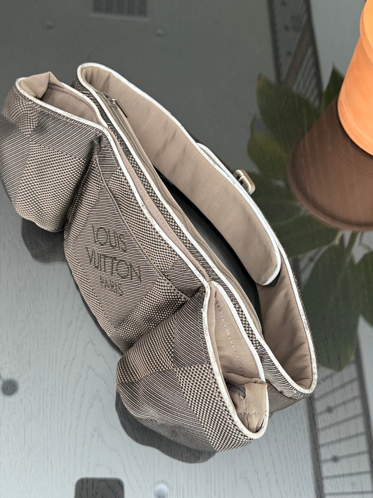 Damier Geant Ceinture Jogging Waist Bag -🗓️ Year: 2004