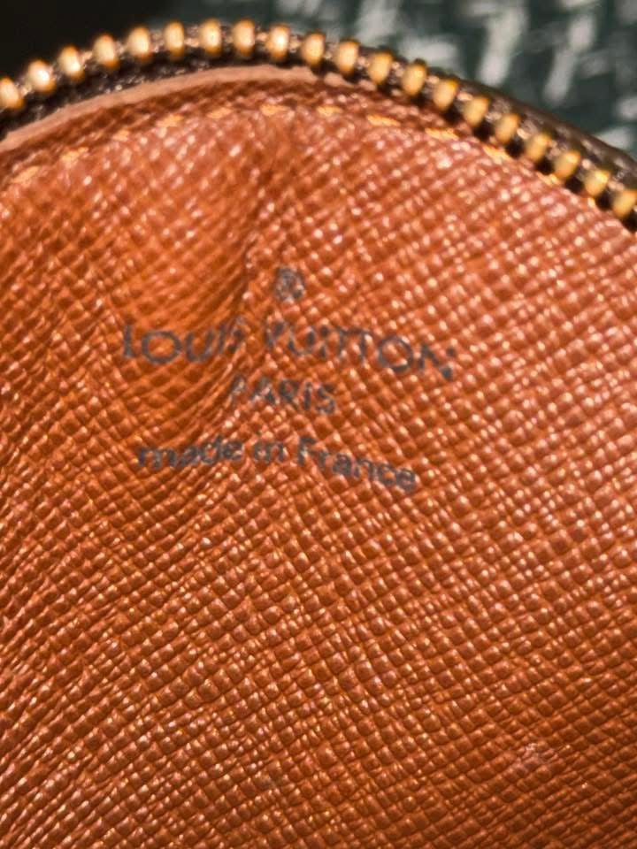 Monogram Round Coin Pouch 🗓️ Year: 2005