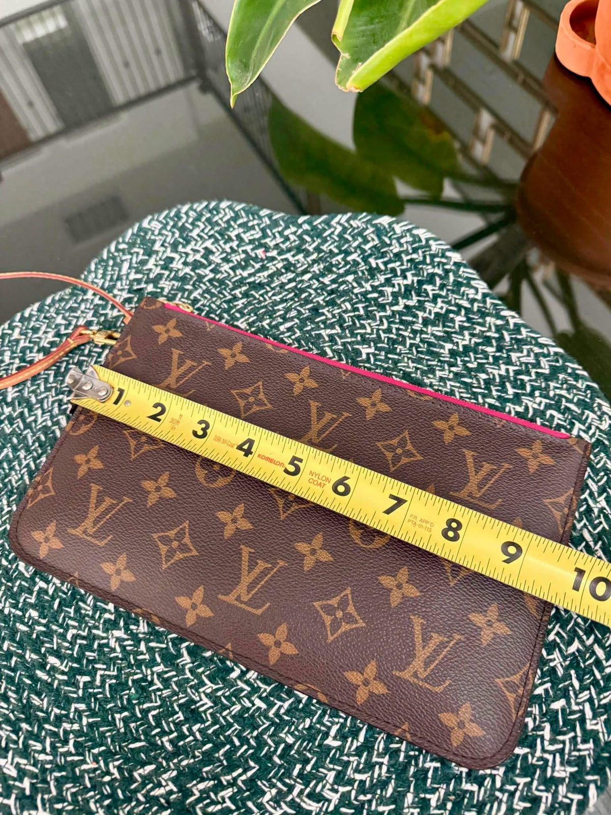 Neverfull MM/GM Pouch in Peony 🗓️Year 2020